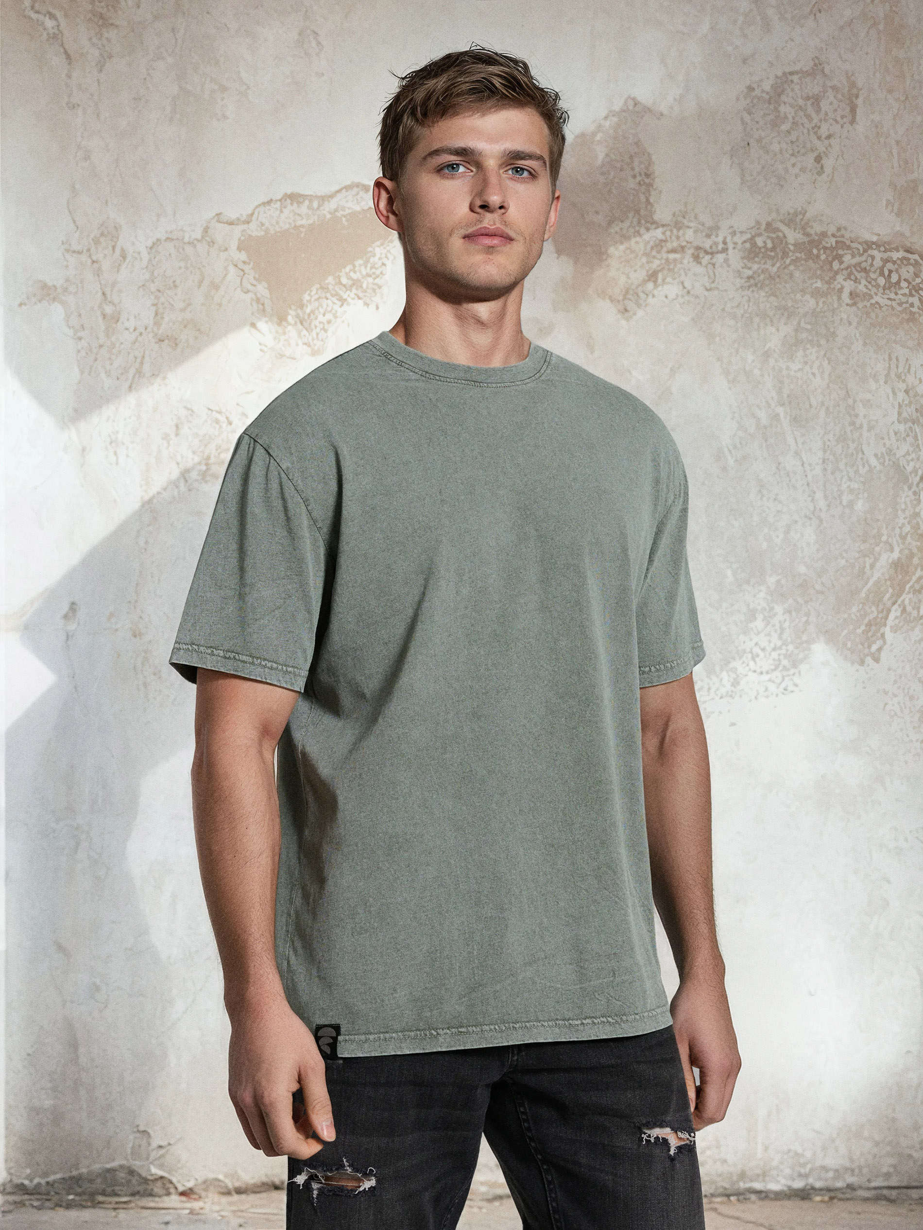 Sinsay - Bawełniana koszulka z efektem sprania - Inny