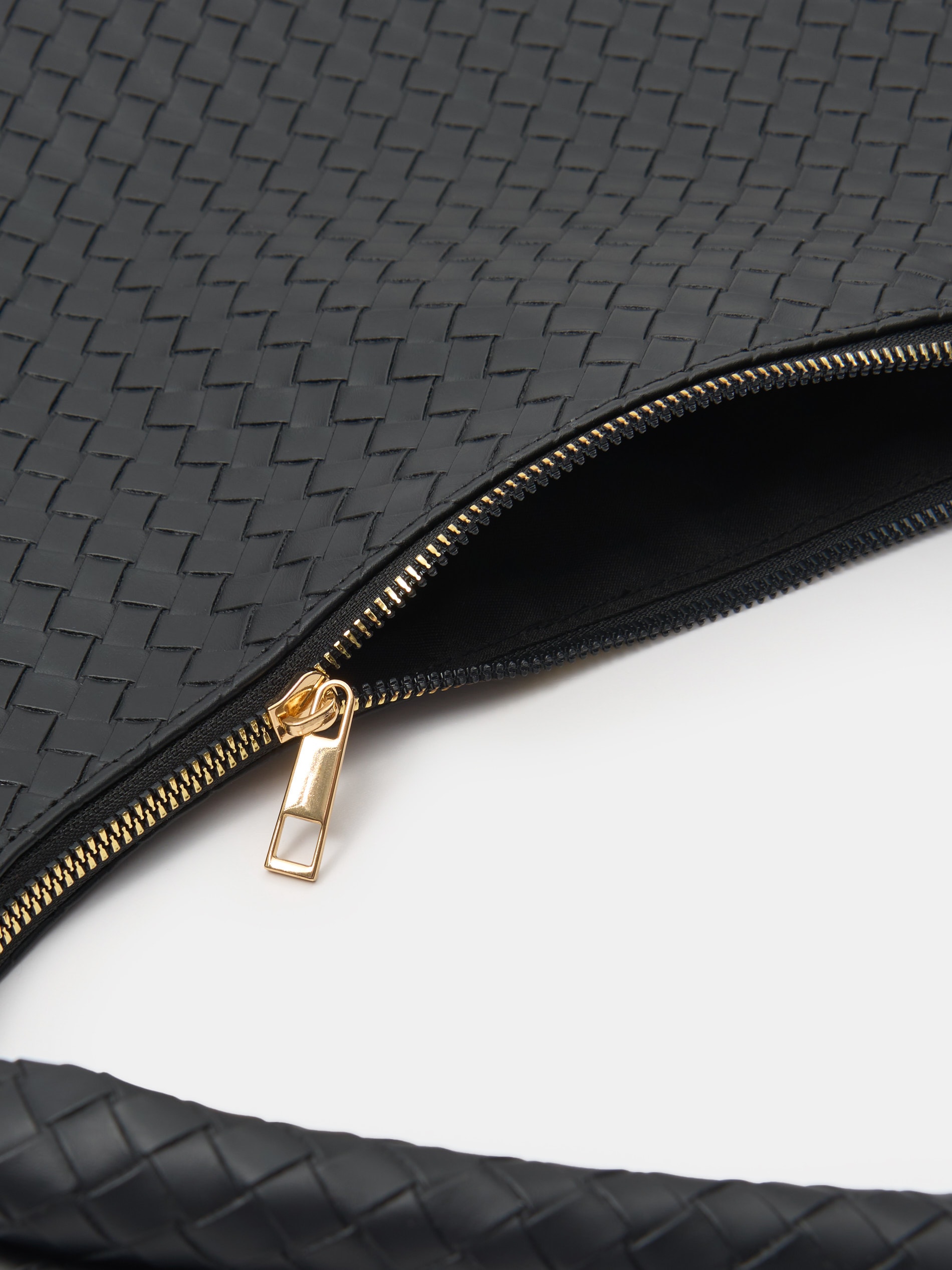 Sinsay - Τσάντα ώμου hobo από πλεκτό υλικό - μαυρο φωτογραφία