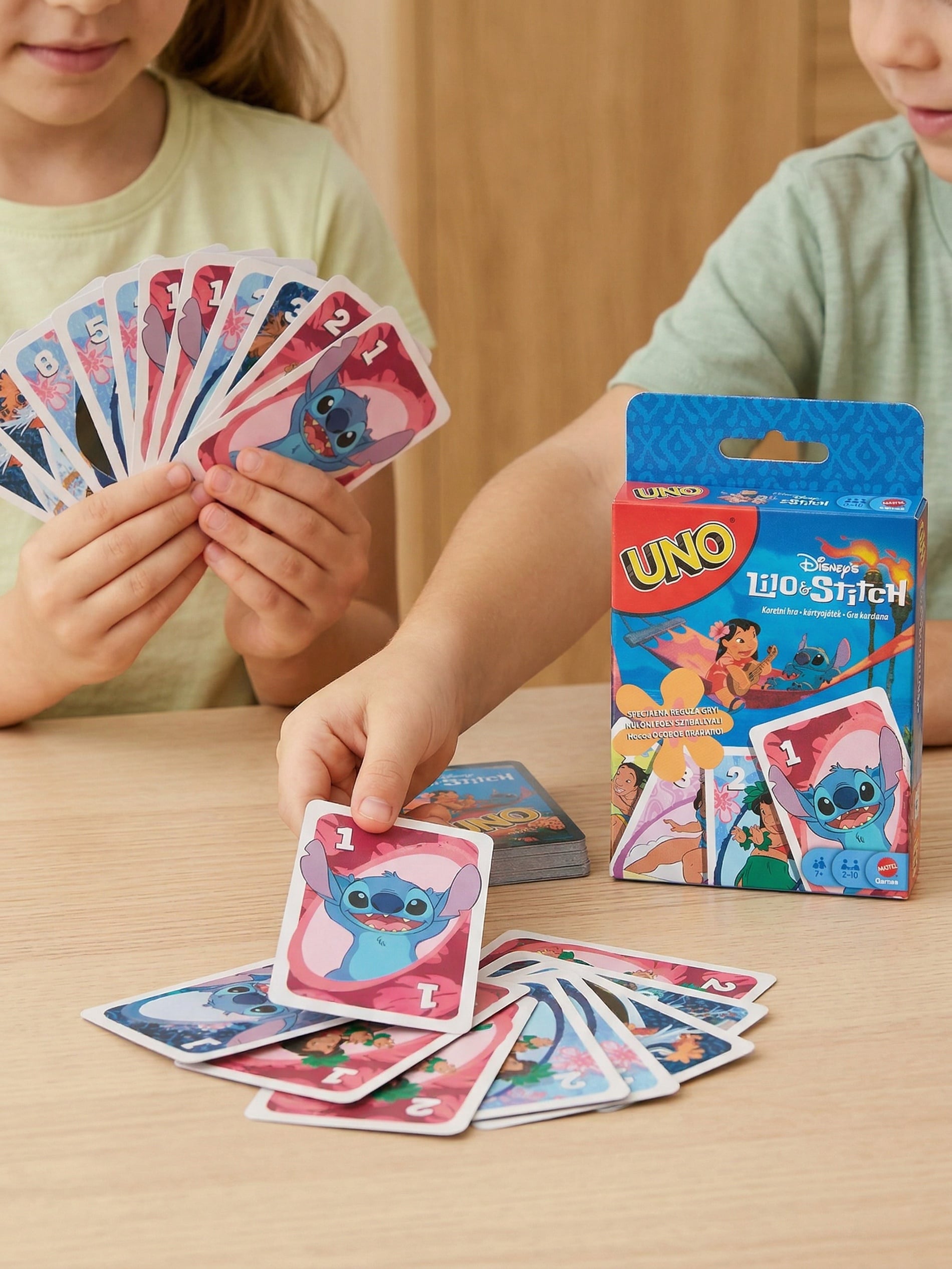 Gra karciana UNO Stitch