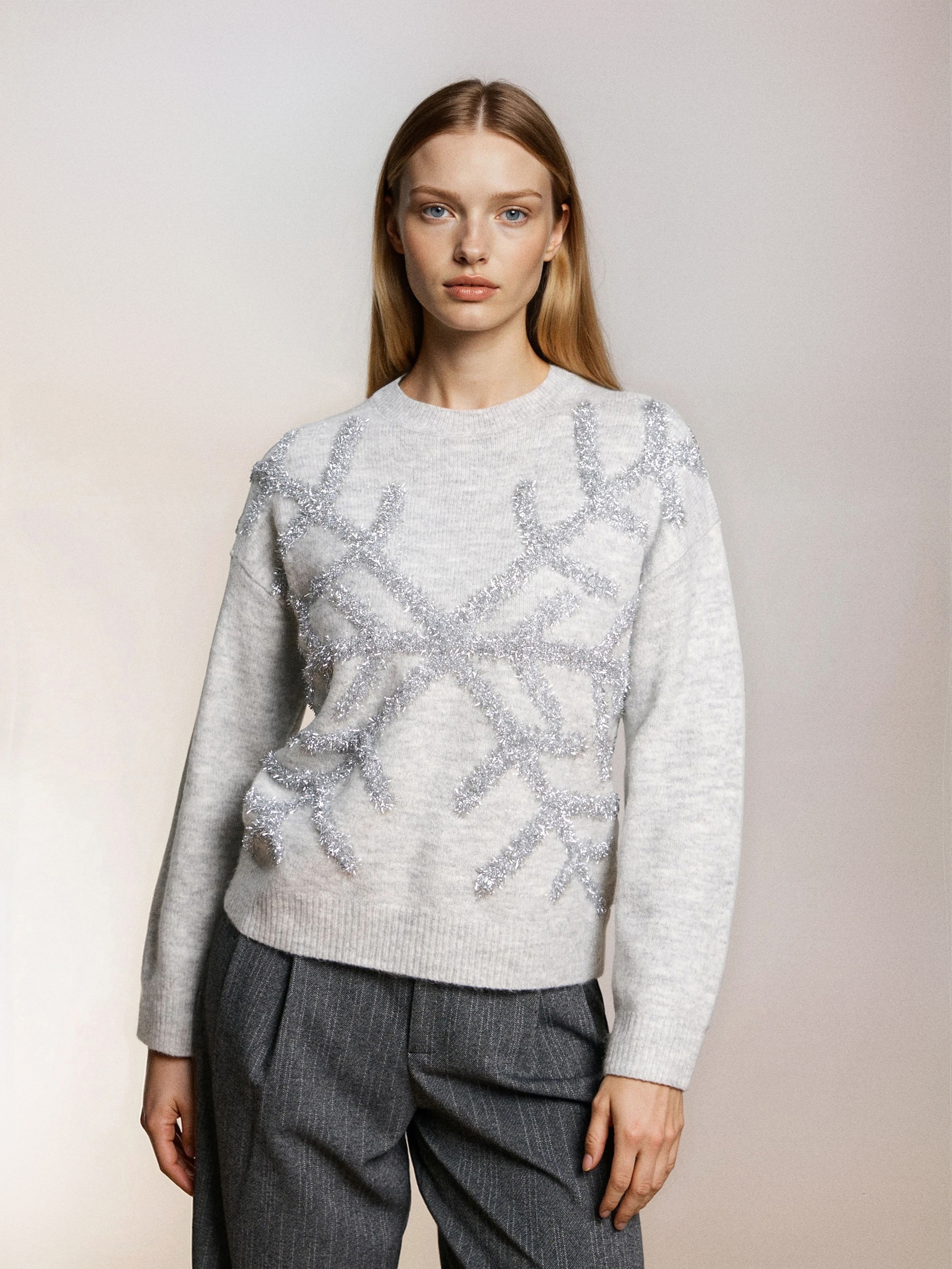 Sinsay - Πουλόβερ με χριστουγεννιάτικο σχέδιο - ανοιχτό γκρι φωτογραφία