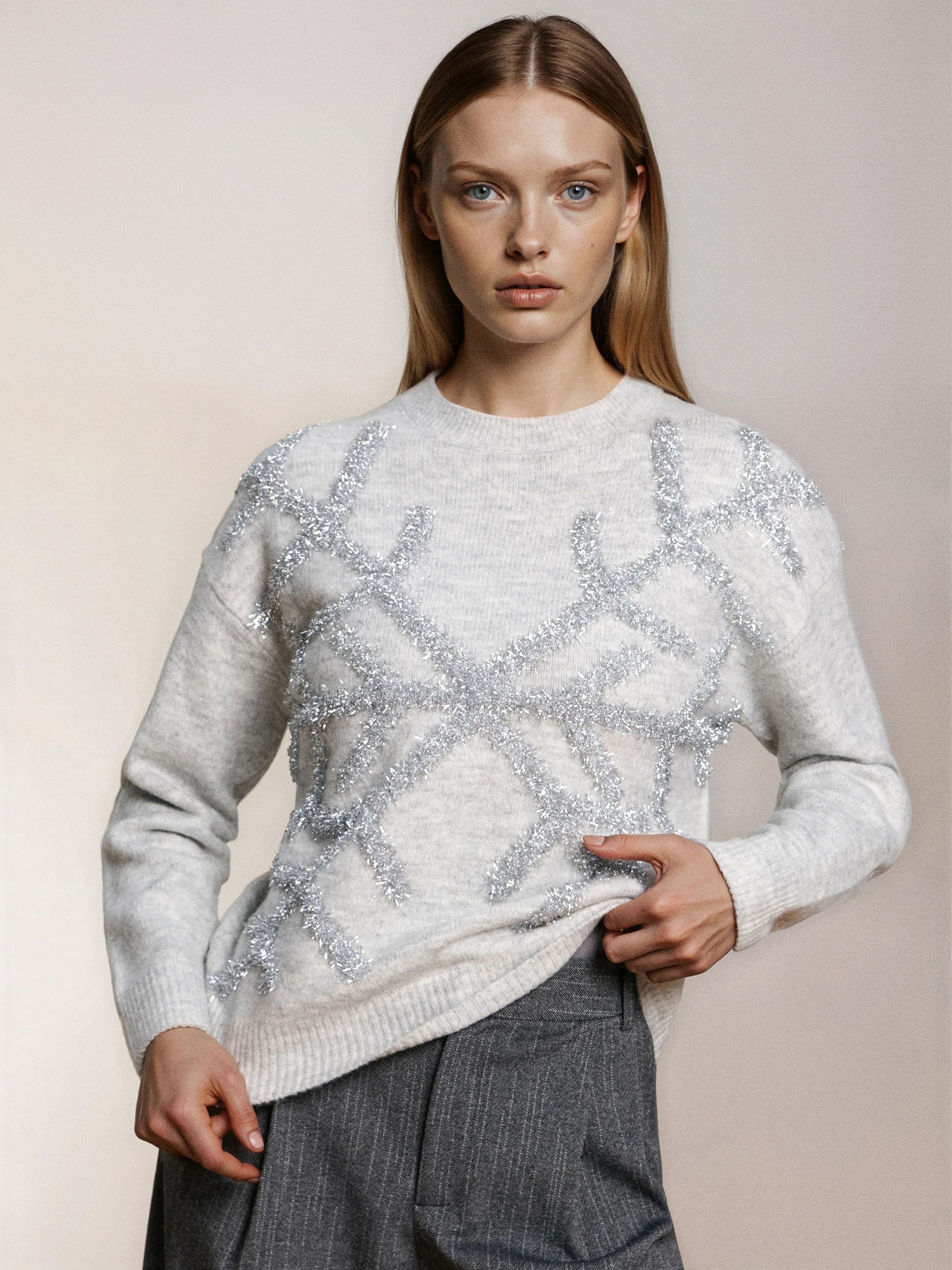 Sinsay - Πουλόβερ με χριστουγεννιάτικο σχέδιο - ανοιχτό γκρι φωτογραφία