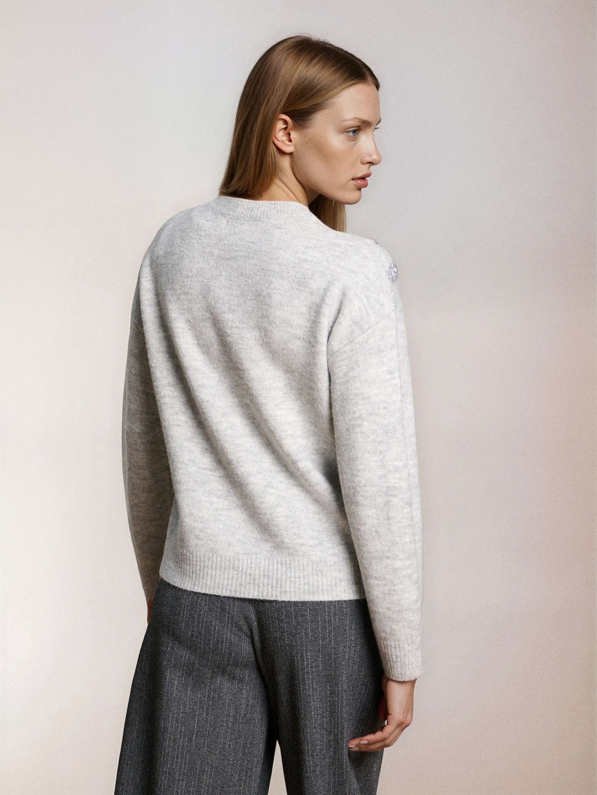 Sinsay - Πουλόβερ με χριστουγεννιάτικο σχέδιο - ανοιχτό γκρι φωτογραφία