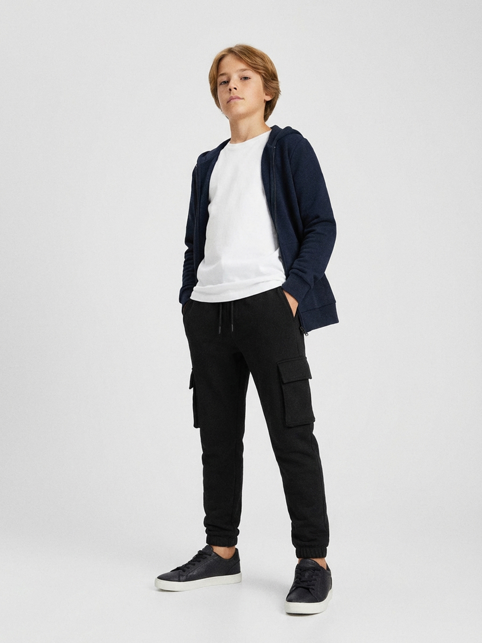 Sinsay - Spodnie dresowe loose - czarny