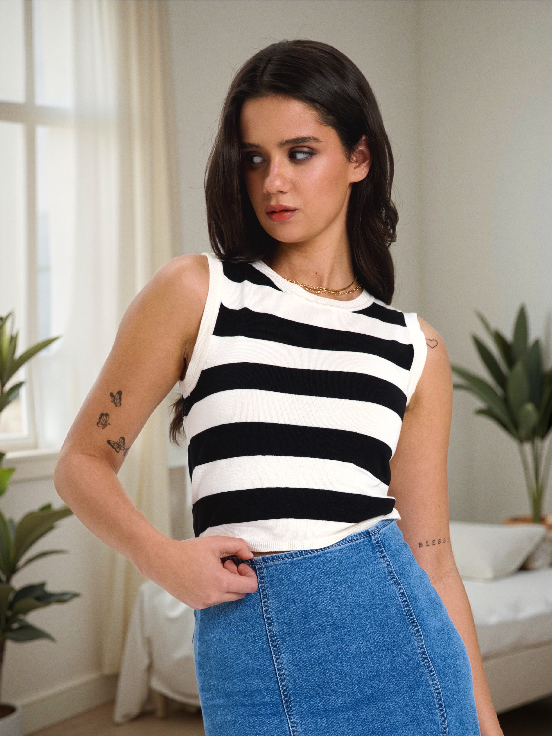 Sinsay - Sweter bez rękawów w paski - wielobarwny