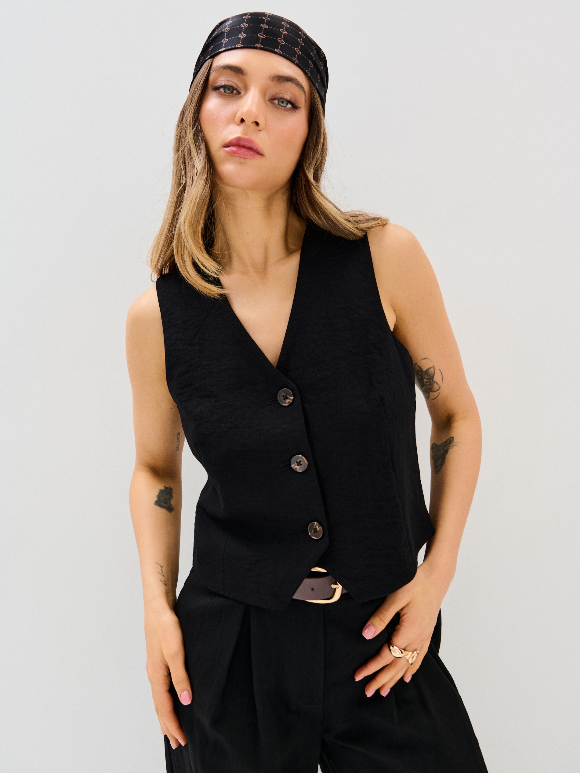 Sinsay - Klasyczna wiskozowa kamizelka garniturowa - czarny