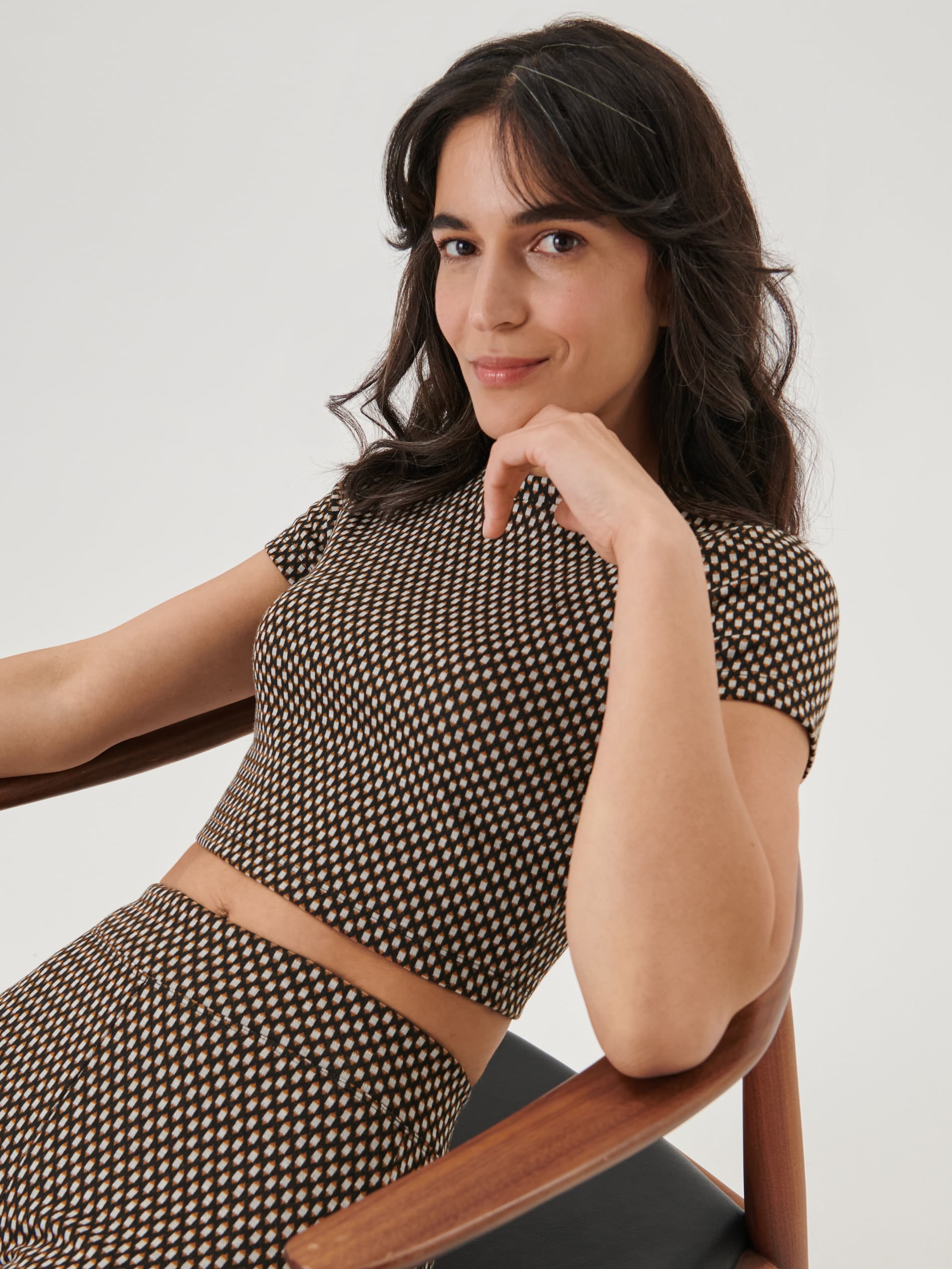 Sinsay - Crop top ze wzorem - brązowy