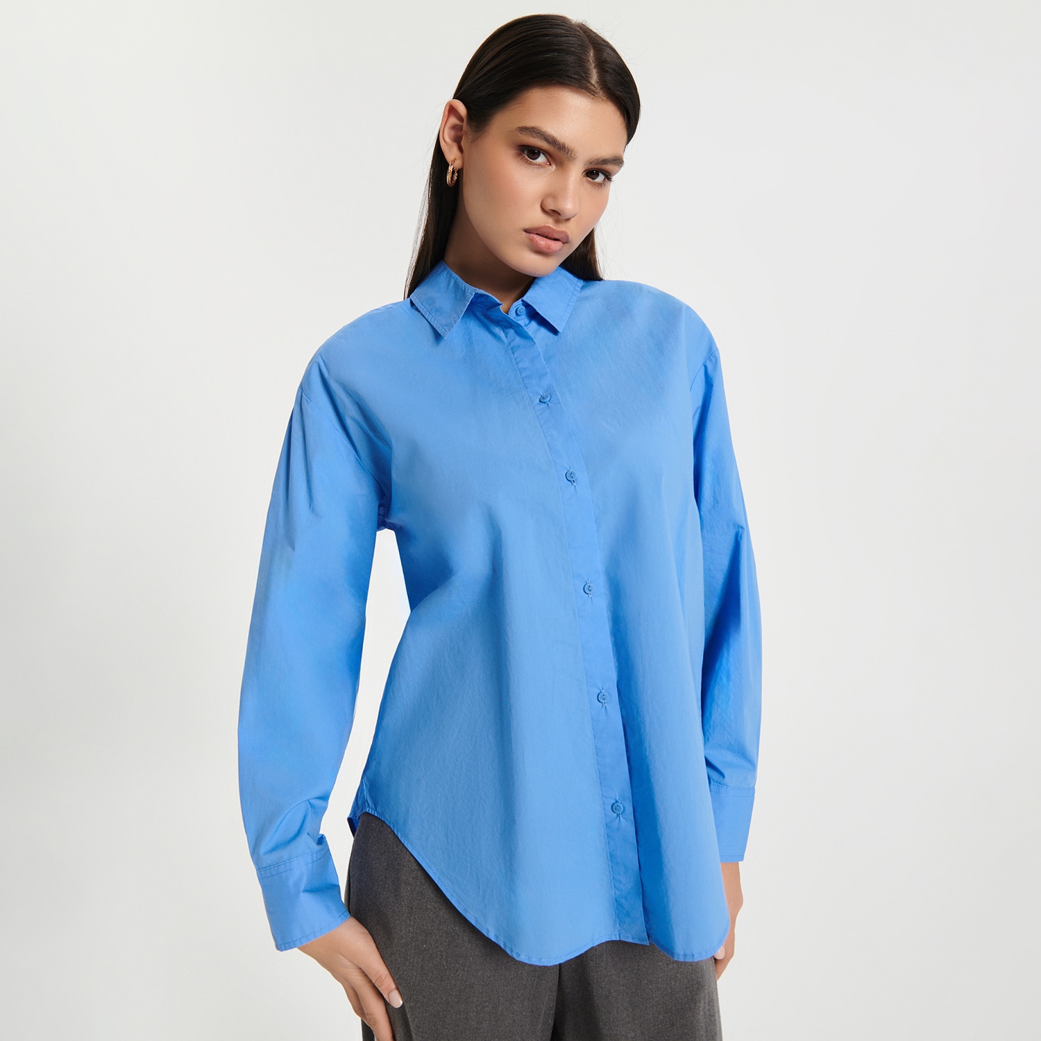 E-shop Sinsay - Bavlnená košeľa - Modrá
