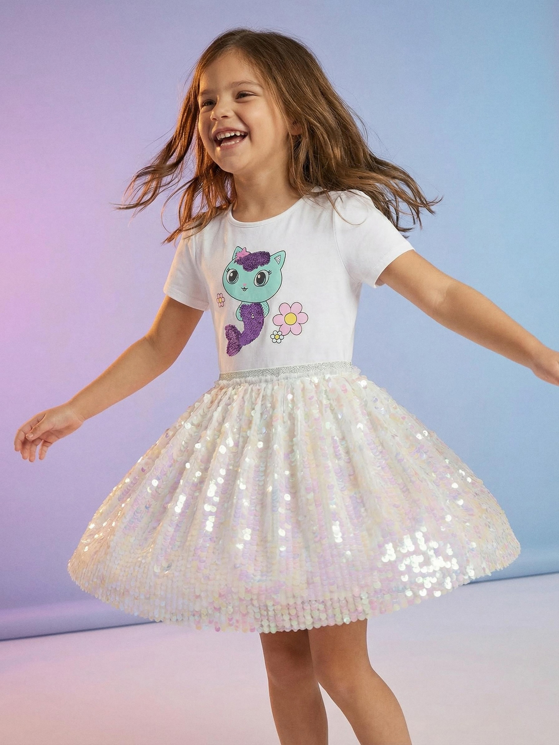 Sinsay - Sukienka babydoll z połyskującymi cekinami Gabby's Dollhouse - wielobarwny