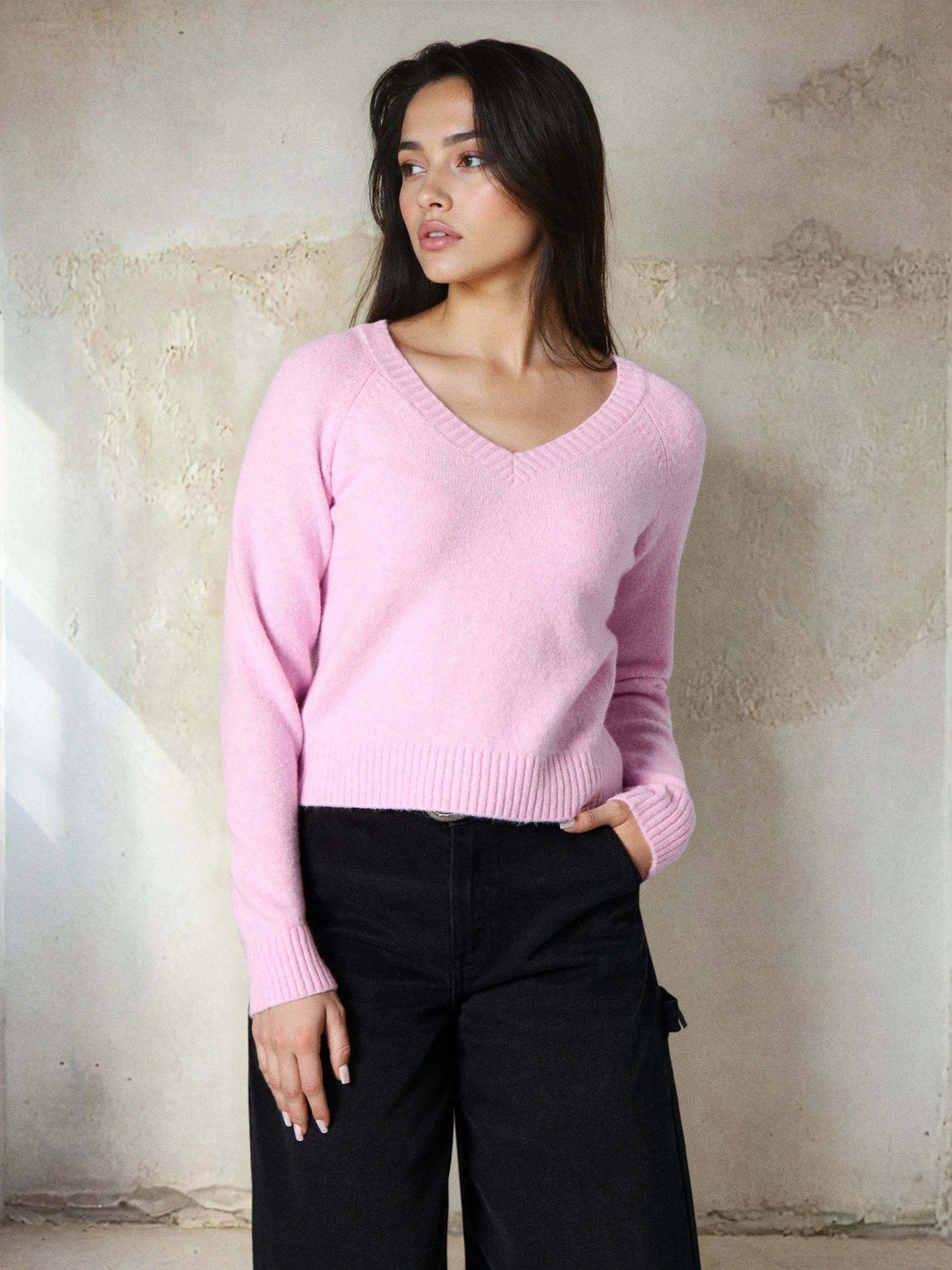 Sinsay - Πουλόβερ με λαιμόκοψη V - ροζ παστελ φωτογραφία