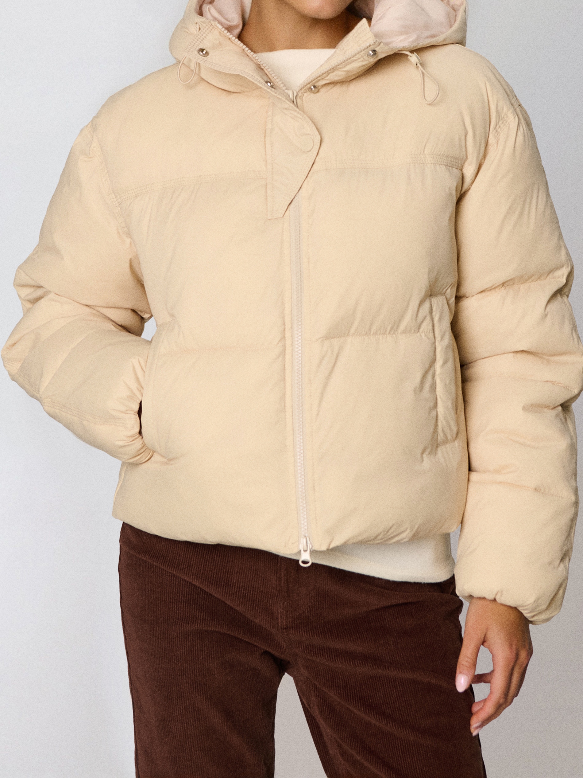 Sinsay - Pikowana kurtka puffer z kapturem - brązowy