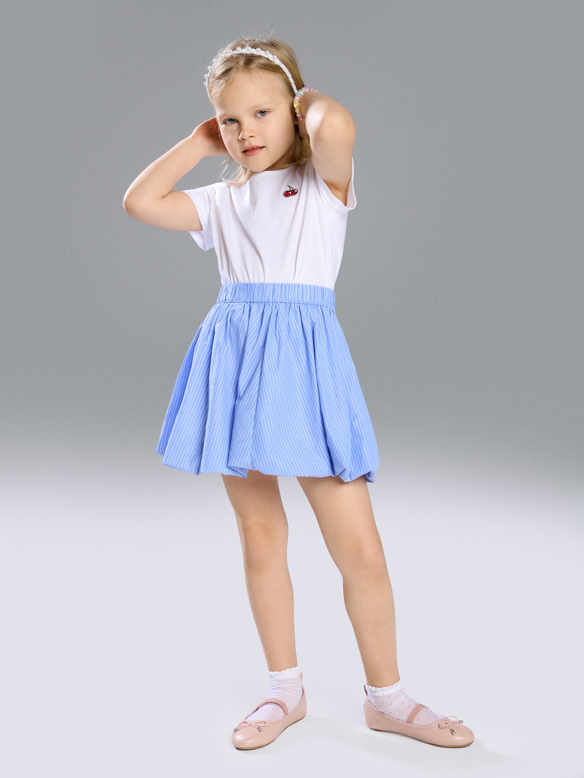 Sinsay - Bawełniany komplet z koszulką i spódnicą w paski z haftem wisienek - wielobarwny