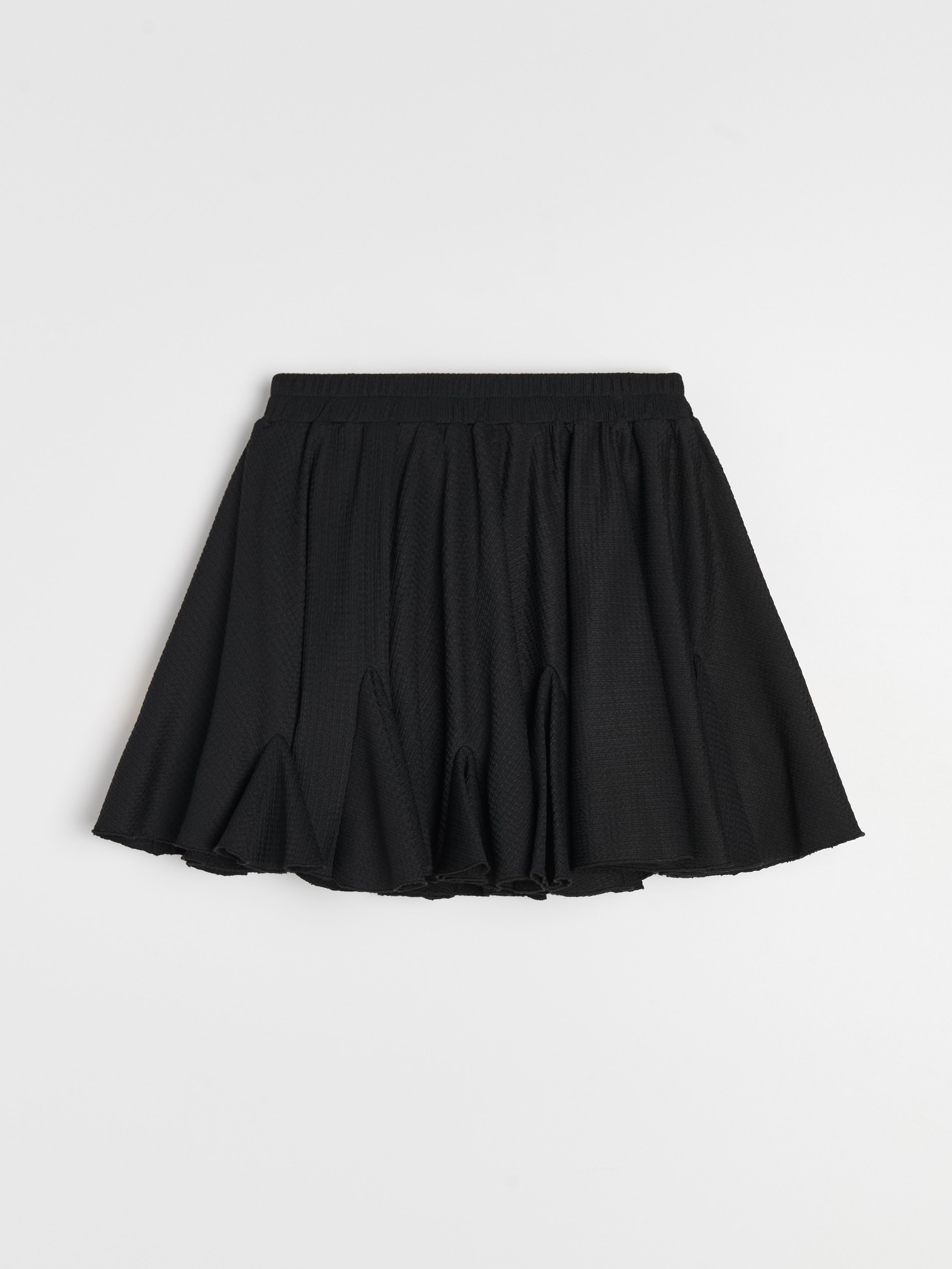 Sinsay - Spódnica mini z kontrafałdami - czarny