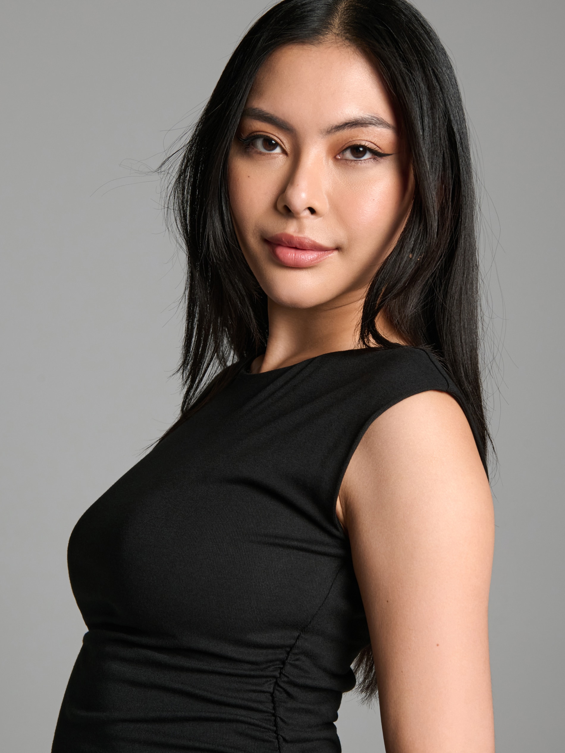 Sinsay - Φόρεμα με σούρες - μαυρο φωτογραφία