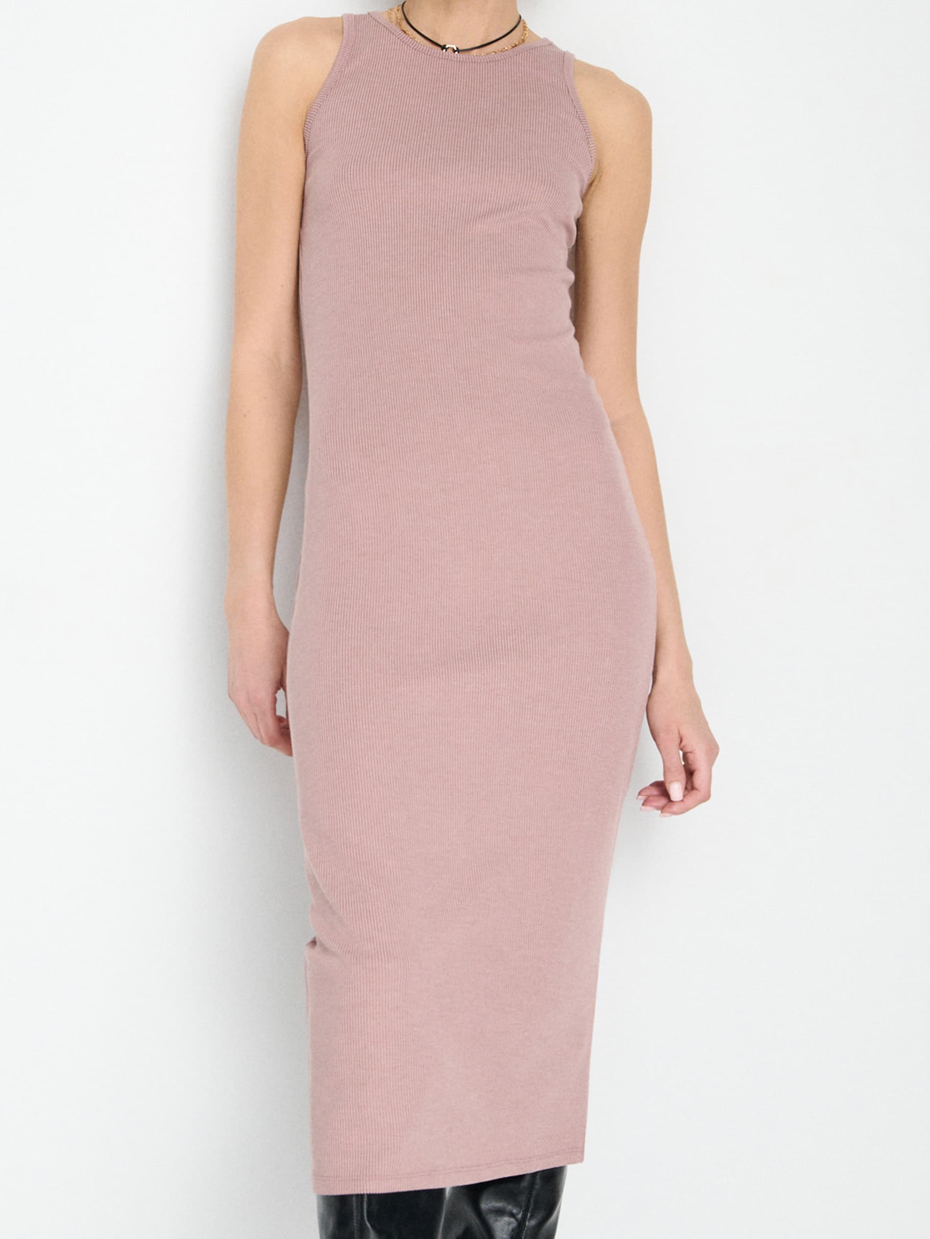 Sinsay - Dopasowana dzianinowa sukienka midi - fioletowy