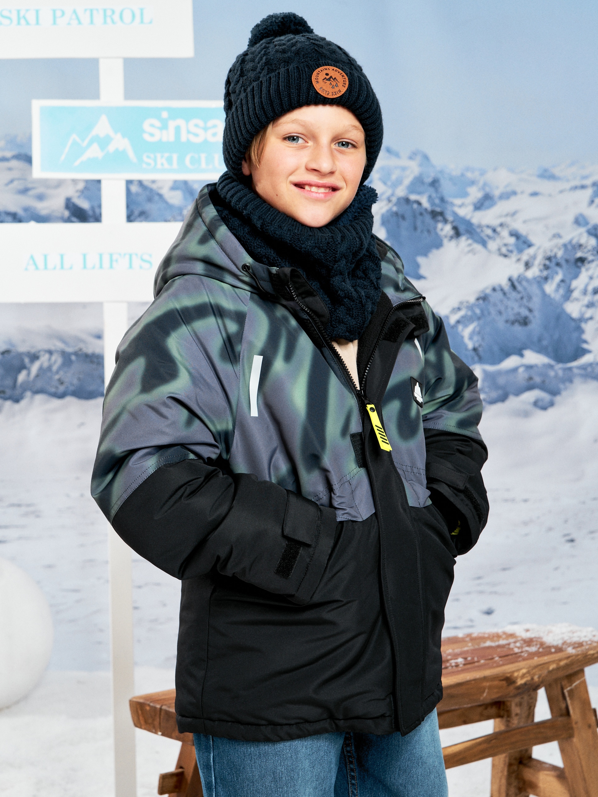 Sinsay - Μπουφάν με φερμουάρ και κουκούλα - μαυρο φωτογραφία