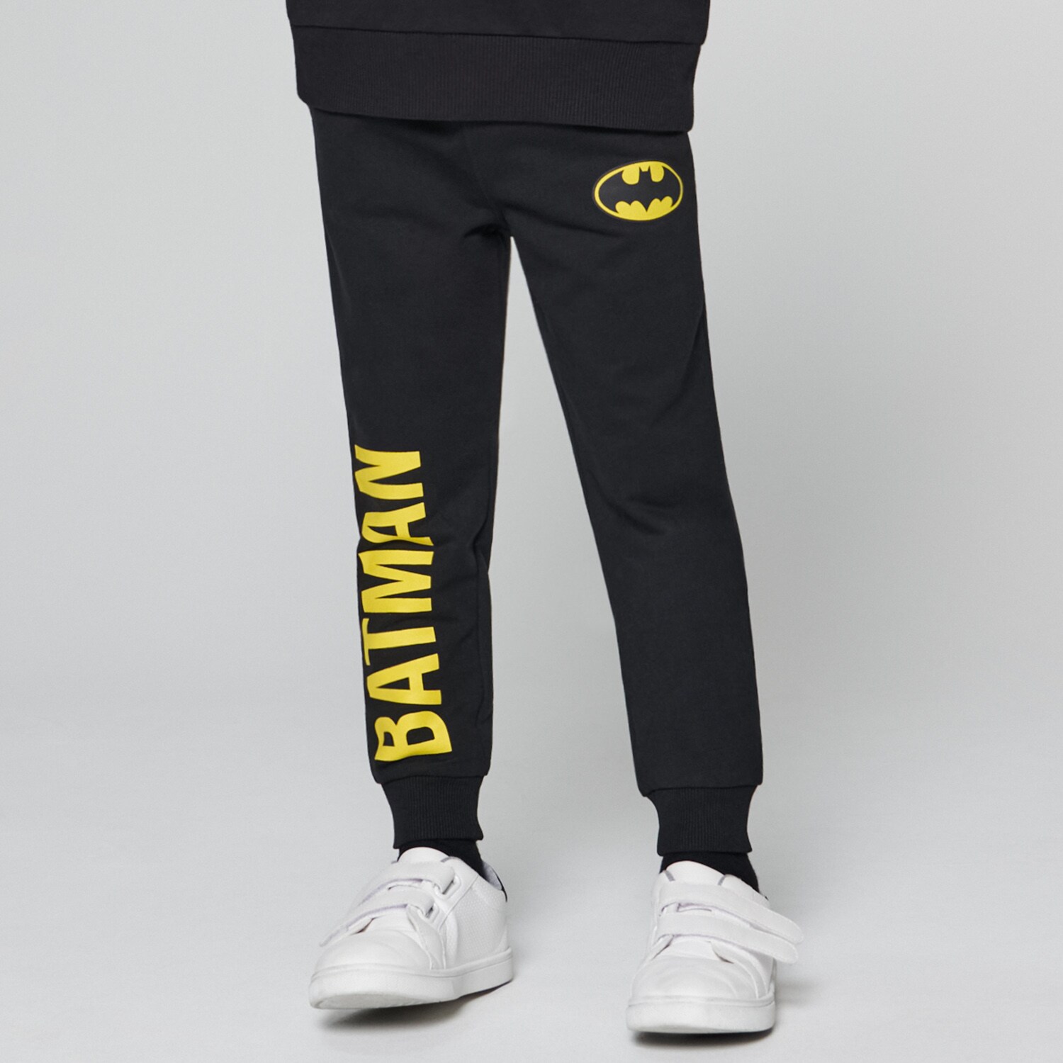 Sinsay - Pantaloni jogger cu Batman - Negru