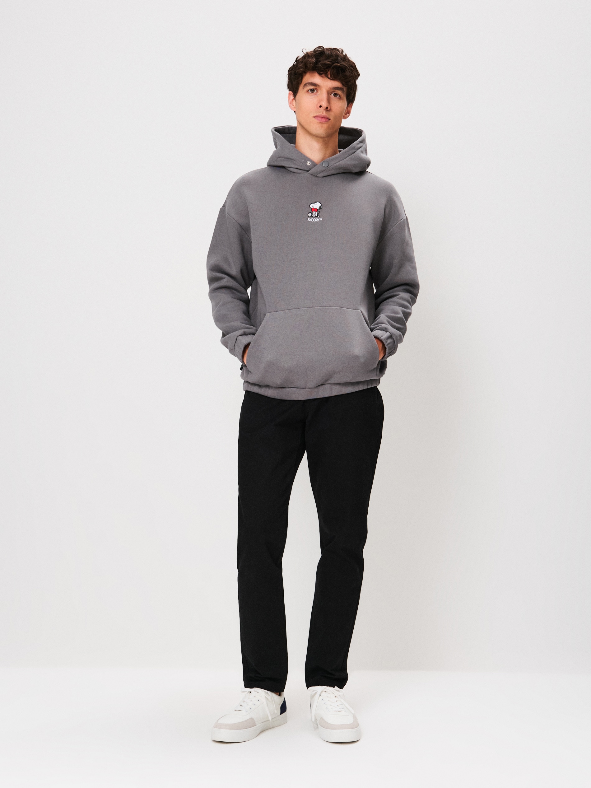 Sinsay - Bluza hoodie z haftem Peanuts - szary