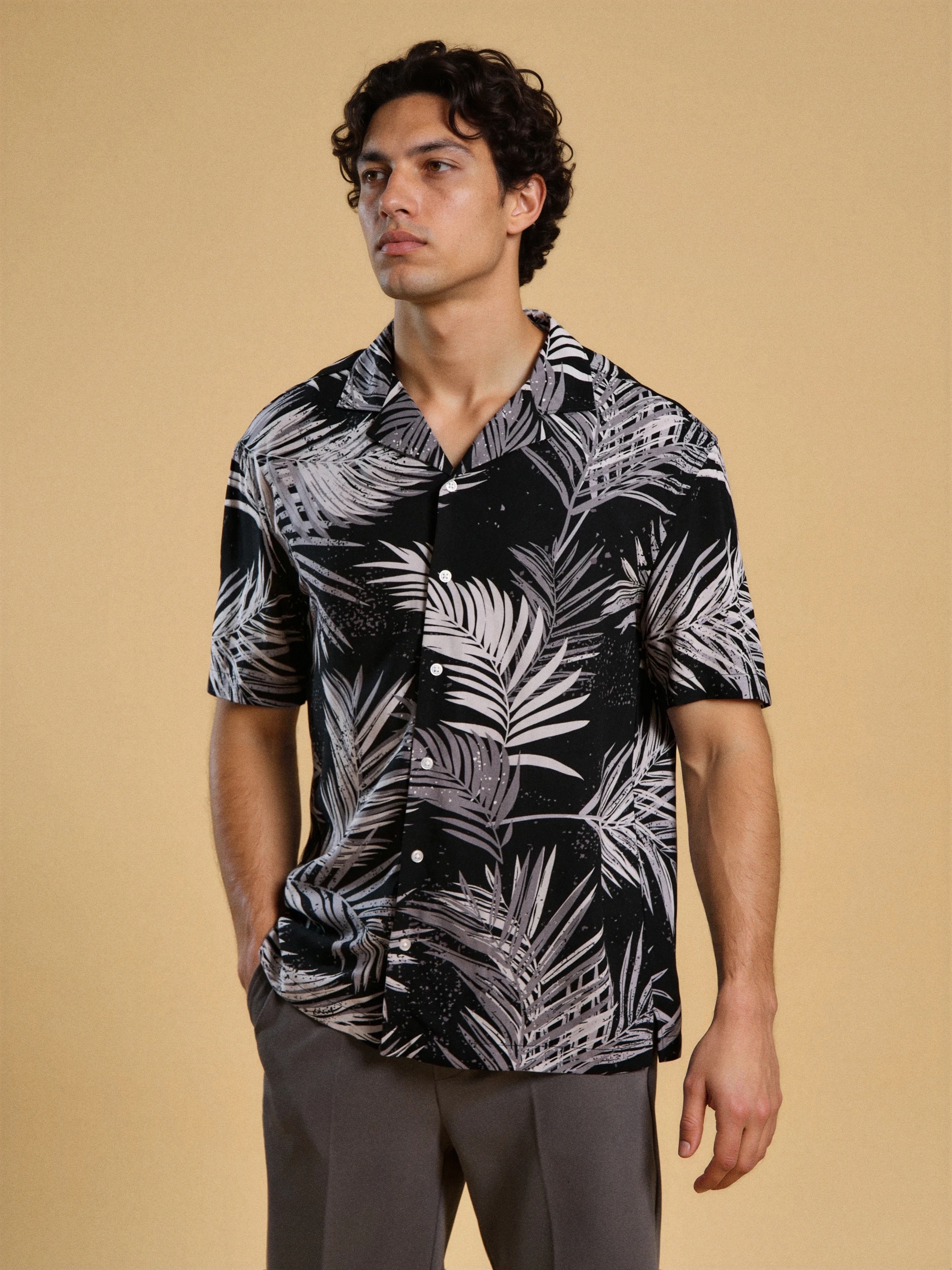 Sinsay - Wiskozowa koszula z letnim motywem - czarny