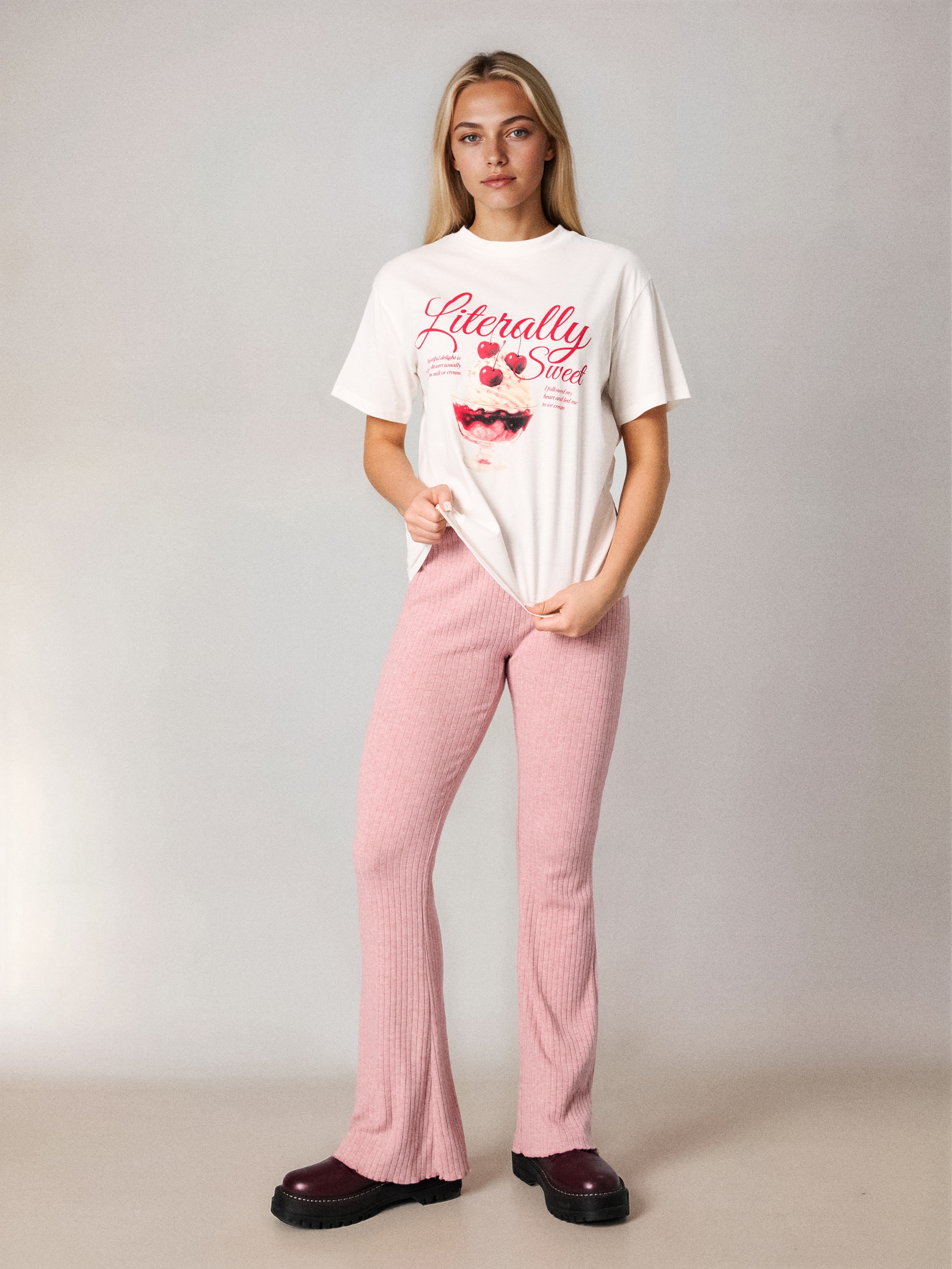 Sinsay - Παντελόνι με καμπάνα - ροζ φωτογραφία