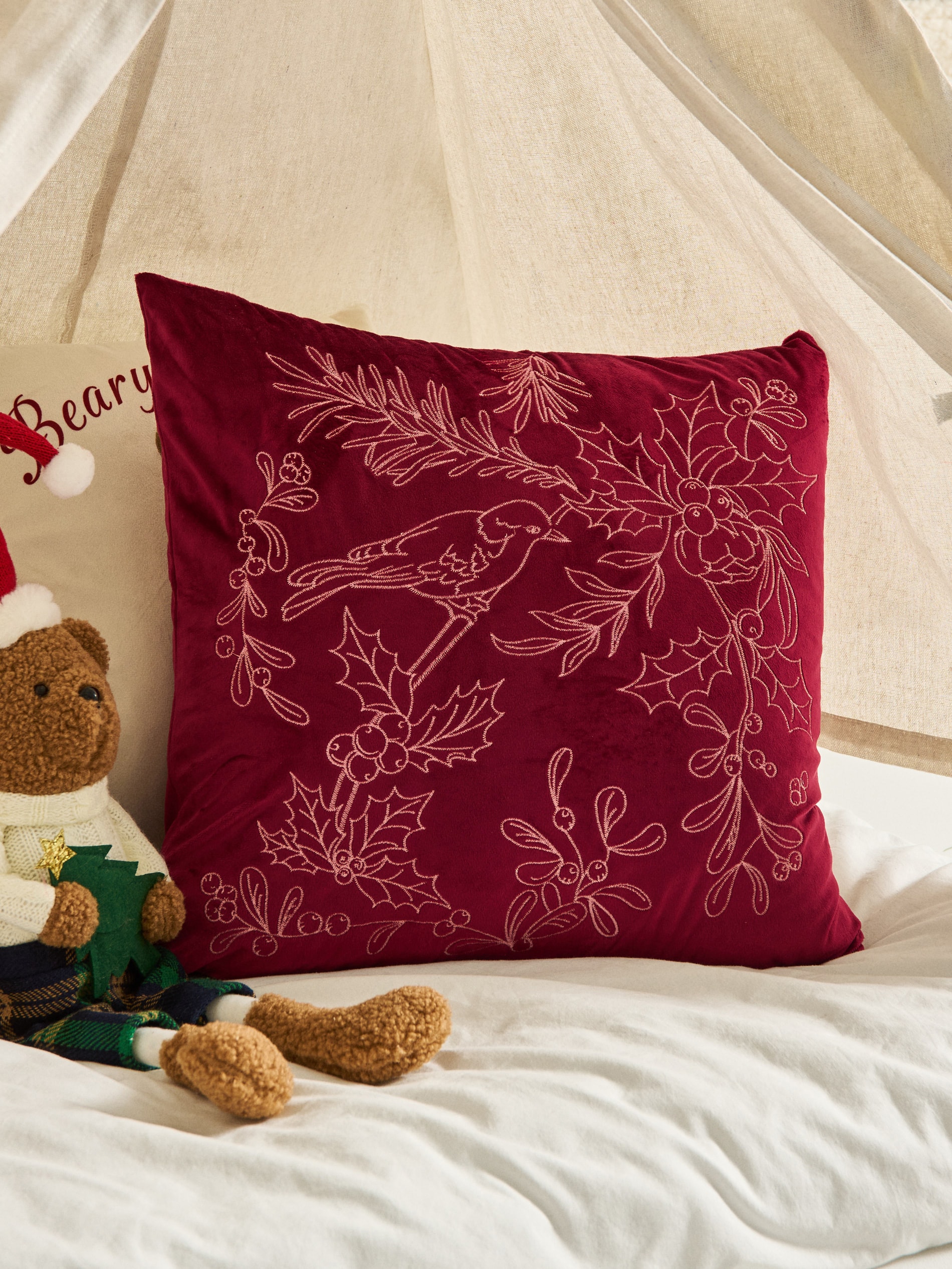 Sinsay - Μαξιλαροθήκη με διακοσμητικό κέντημα - burgundy φωτογραφία