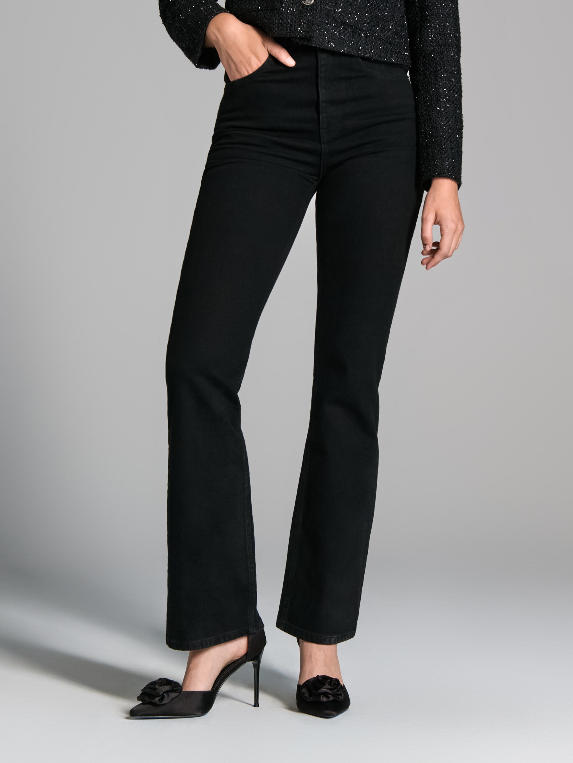 Sinsay - Ψηλόμεσο τζιν παντελόνι flare - μαυρο φωτογραφία