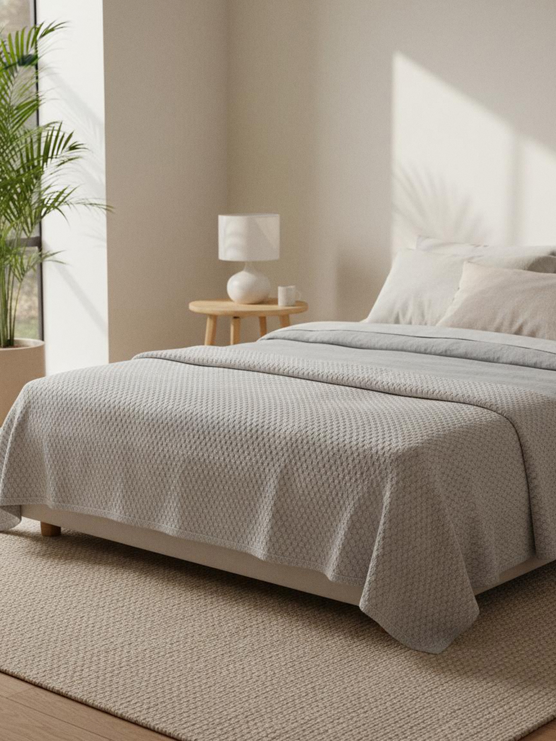 Sinsay - Καλύμμα κρεβατιού με δομή κηρήθρας - ανοιχτό γκρι φωτογραφία