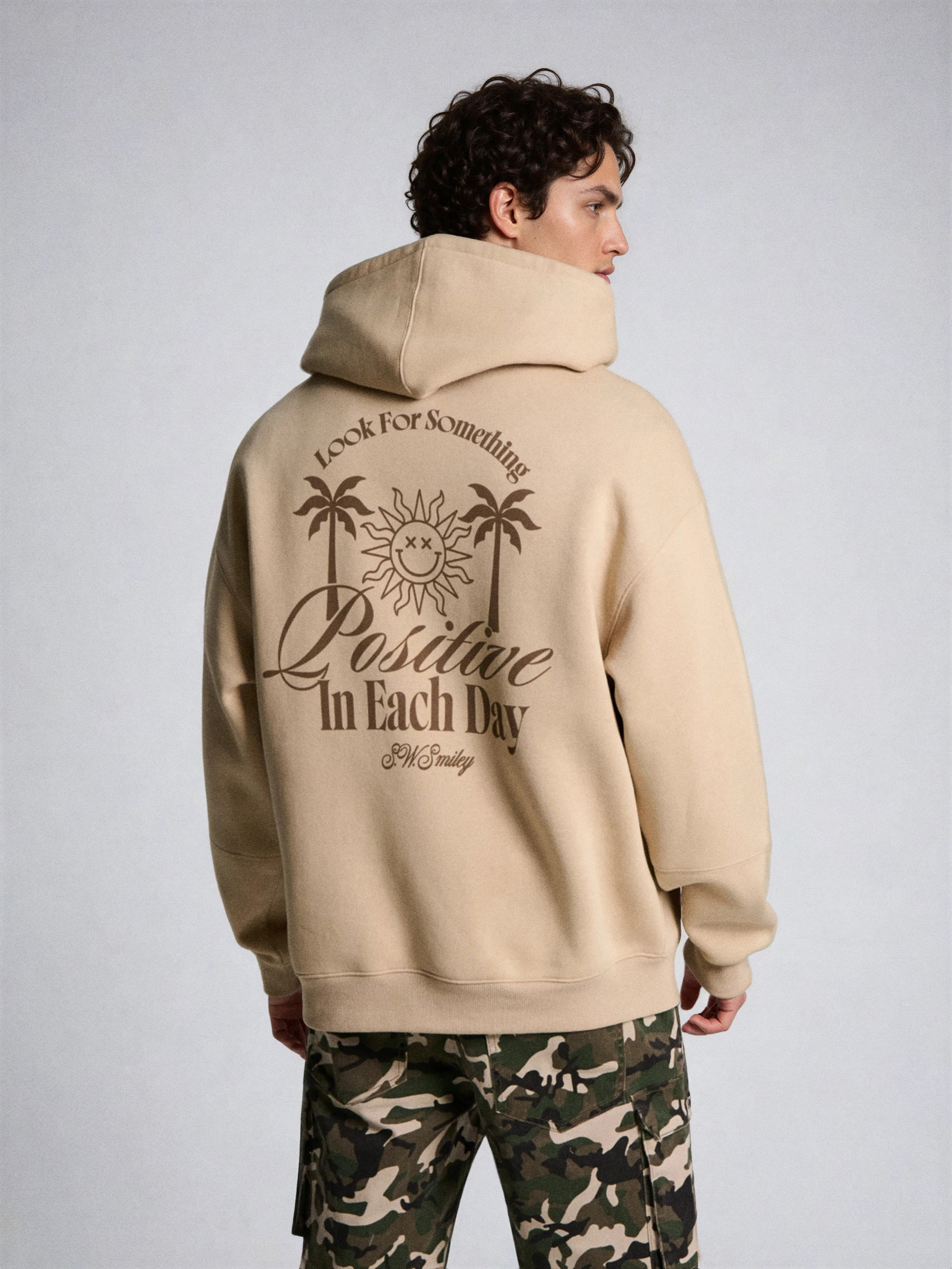 Sinsay - Bluza hoodie z nadrukiem Smiley - beżowy