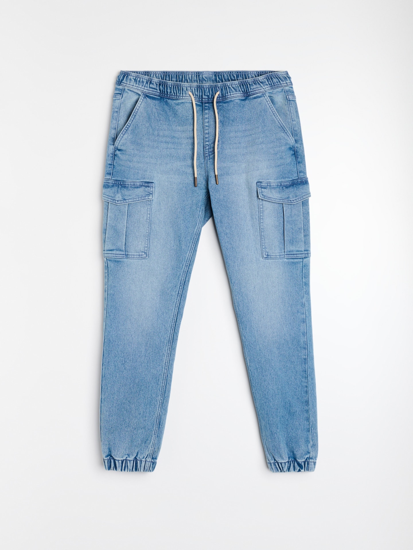 Sinsay - Jeansy jogger cargo z efektem sprania - niebieski