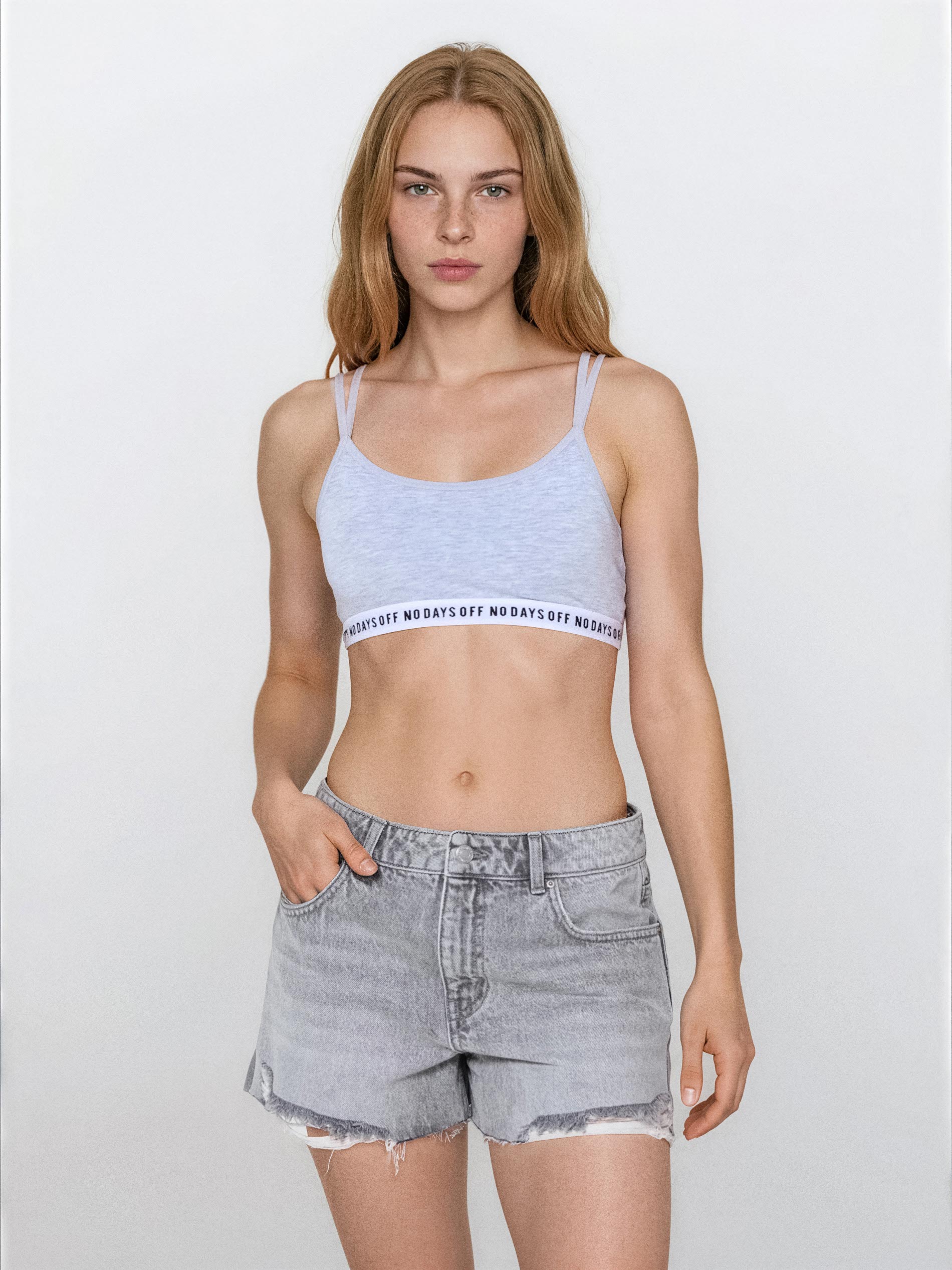 Sinsay - Szorty jeansowe high waist z przetarciami - szary