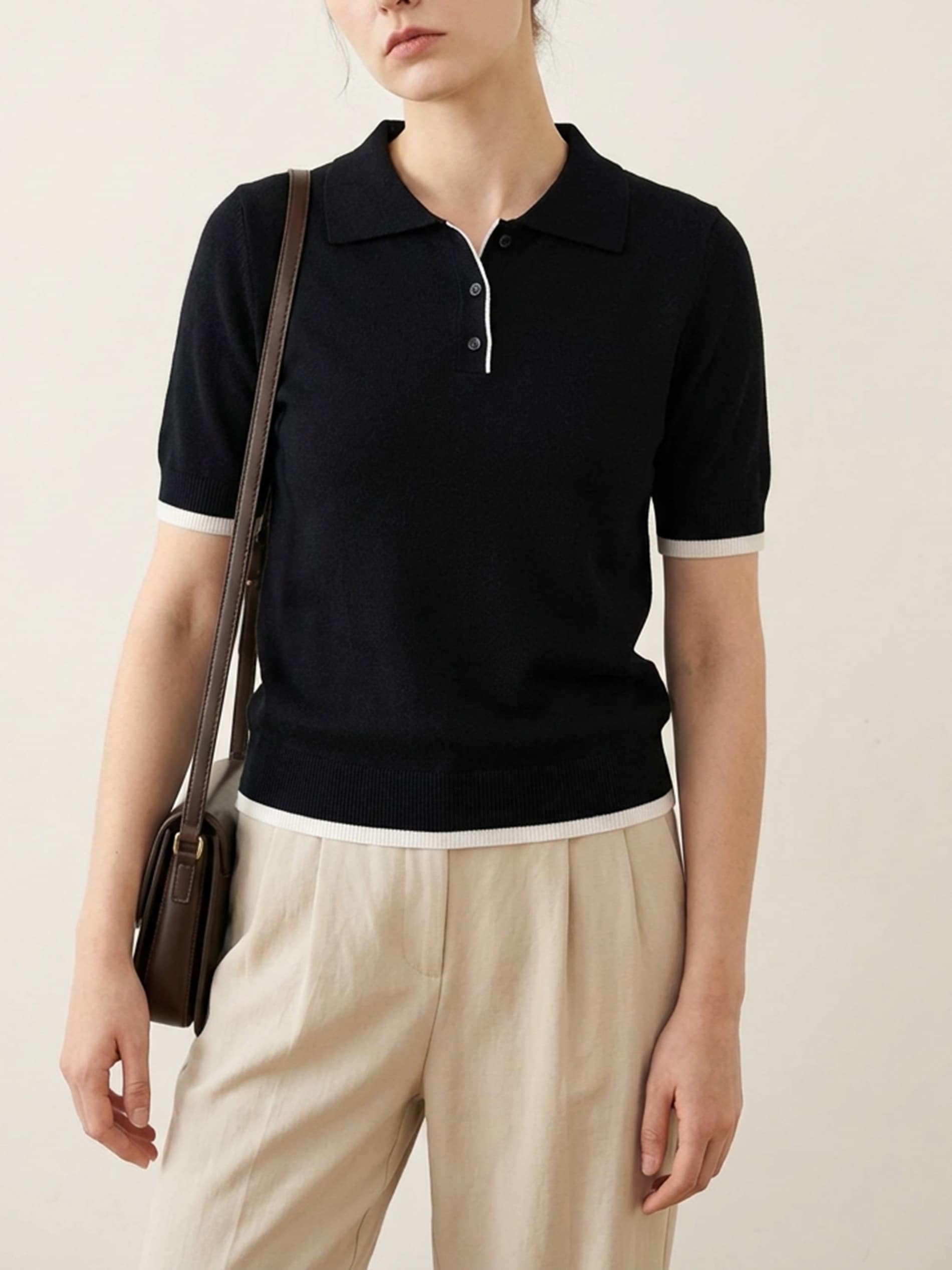 Sinsay - Wiskozowy sweter z kołnierzykiem - czarny