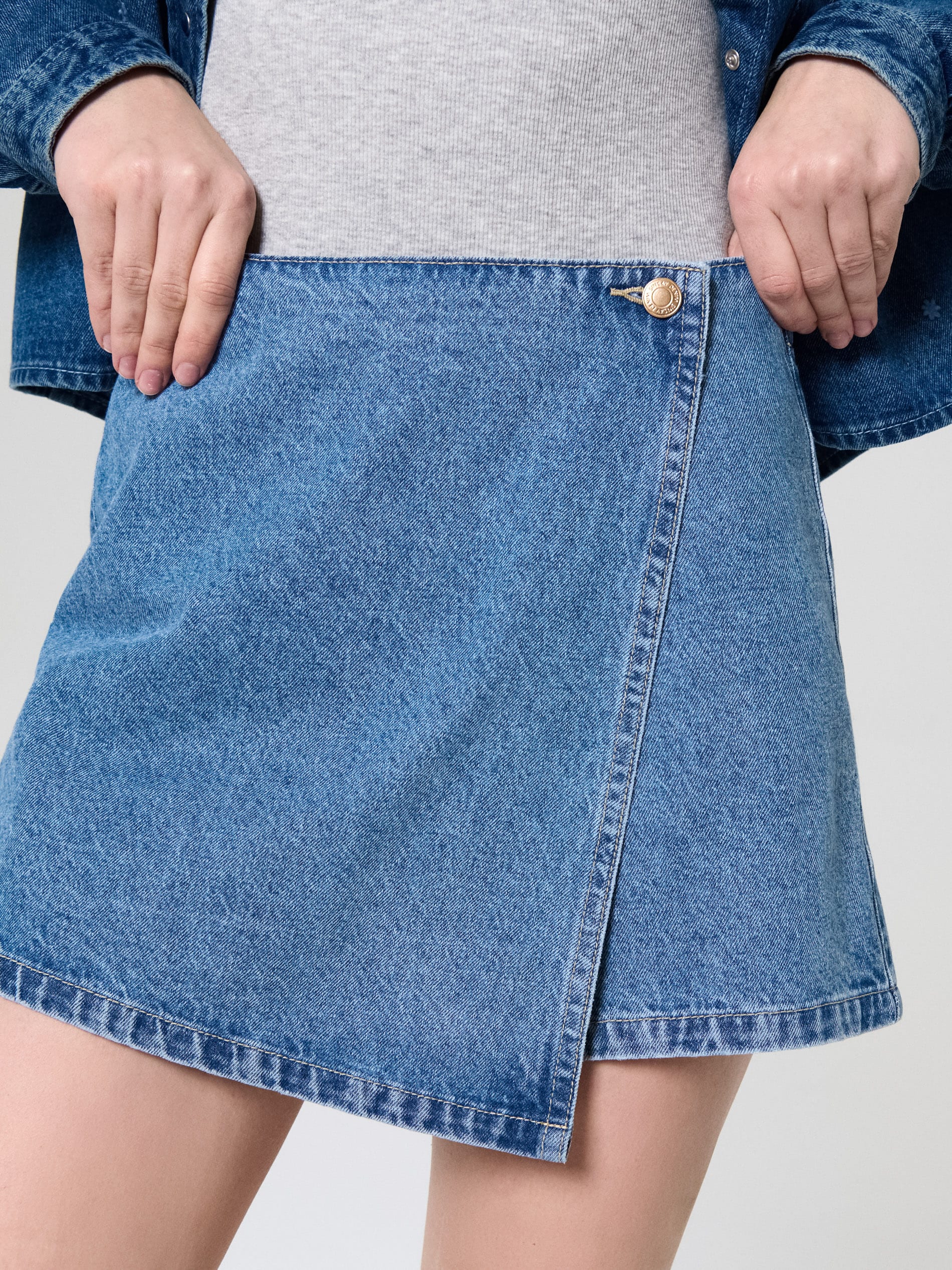 Sinsay - Jeansowe spódnico-spodenki - niebieski