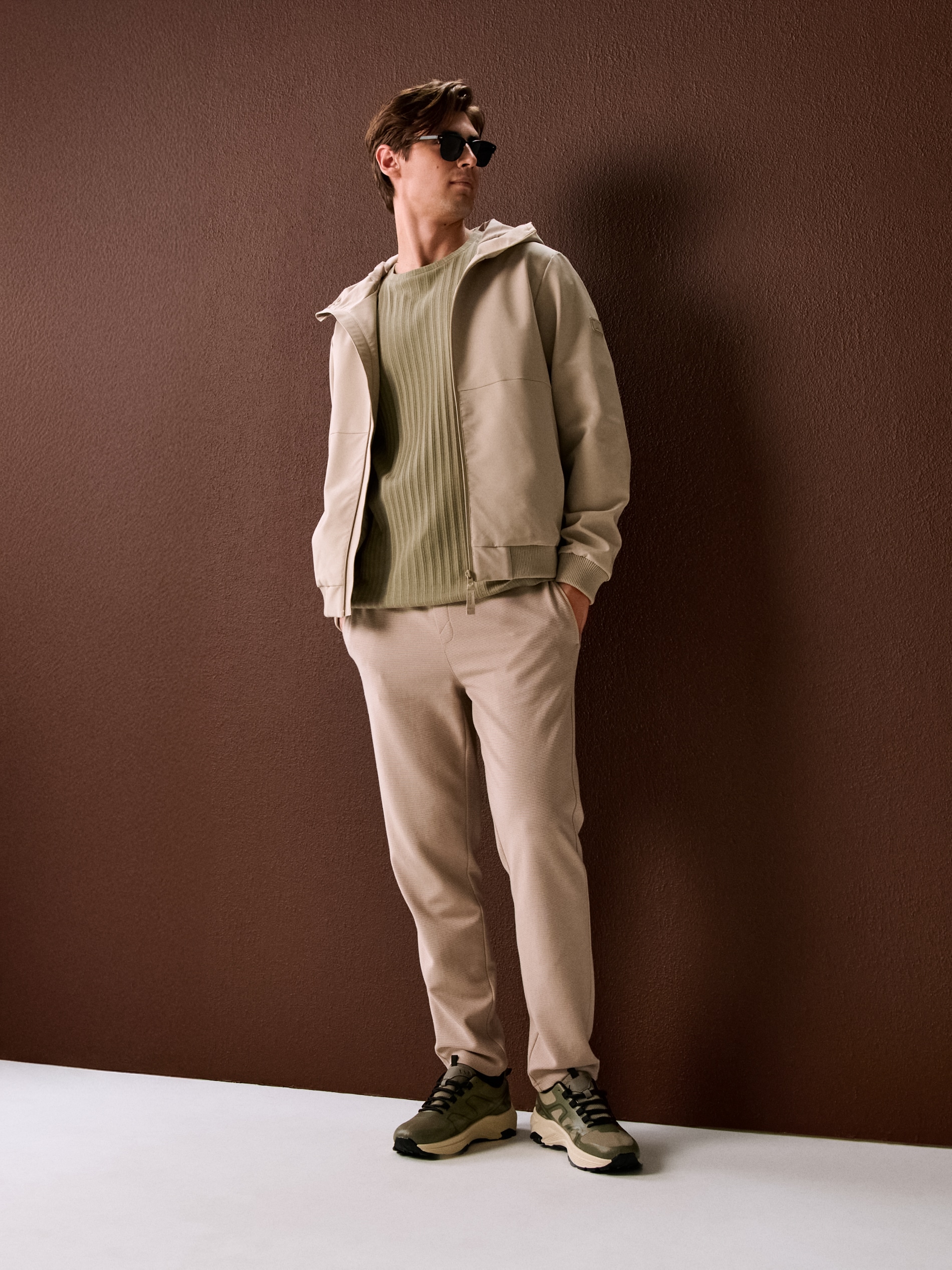 Sinsay - Spodnie dresowe jogger ottoman - beżowy