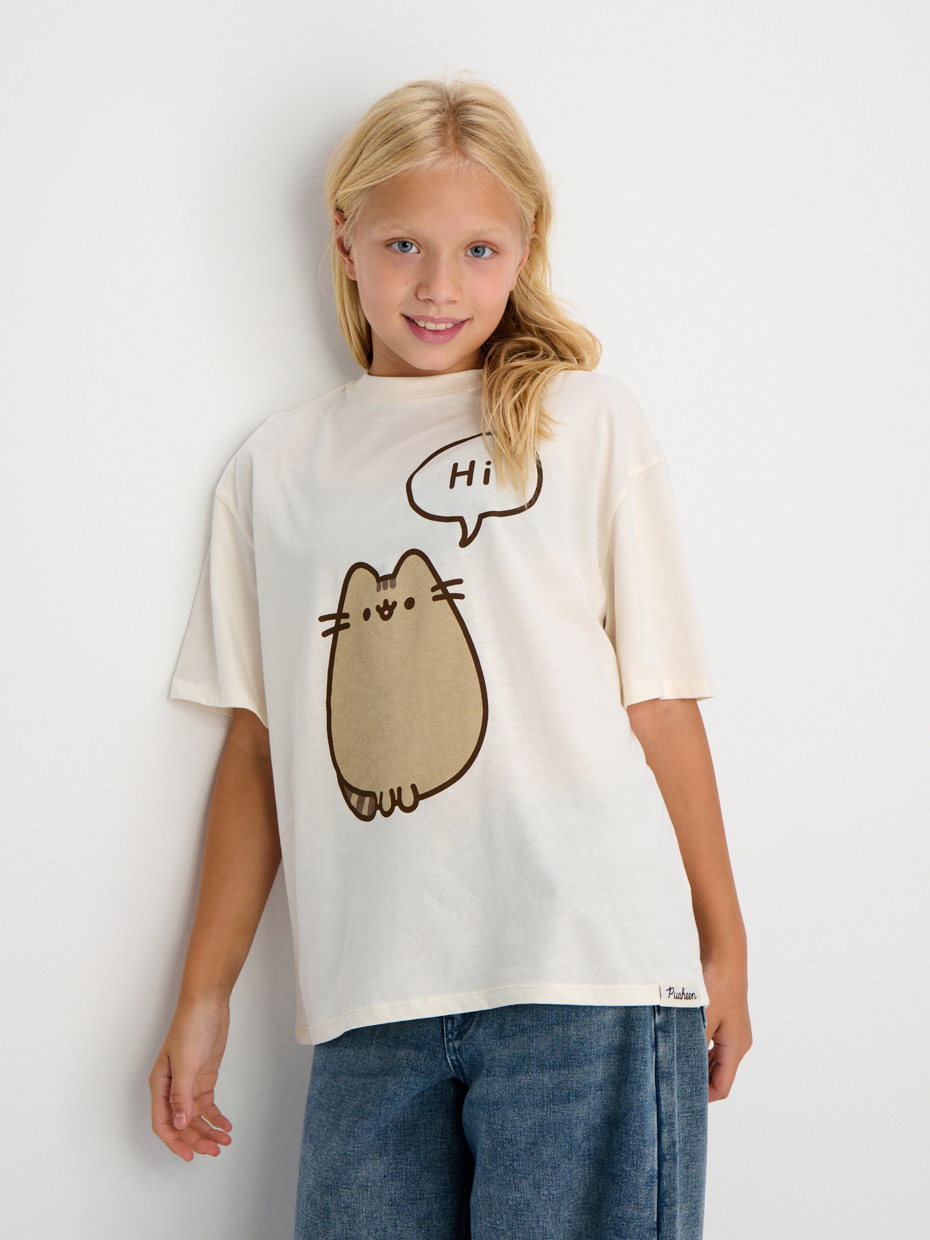 Sinsay - Bawełniana koszulka z krótkim rękawem Pusheen the Cat - kremowy