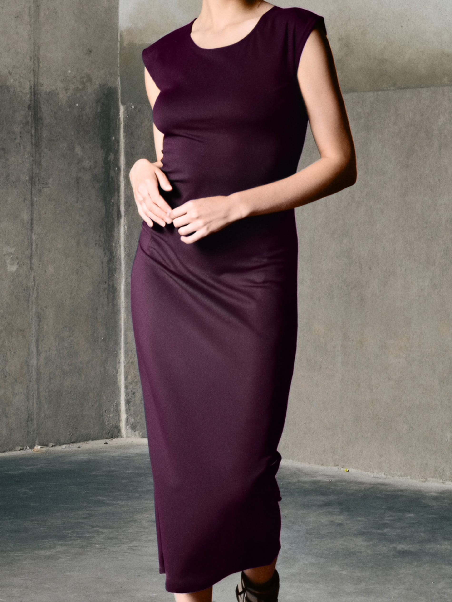 Sinsay - Sukienka midi o klasycznym kroju - bordowy