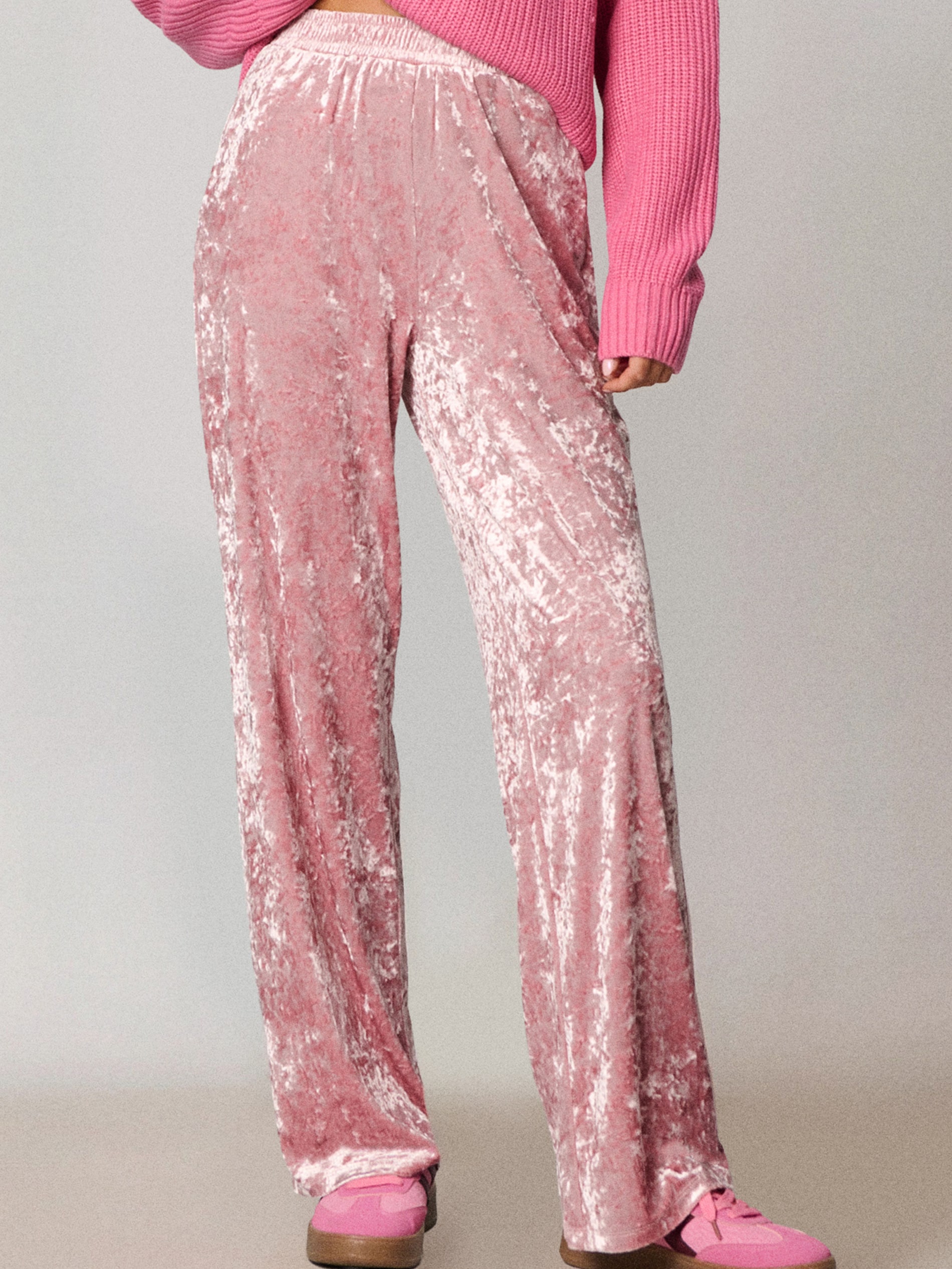 Sinsay - Παντελόνι wide leg από τσαλακωμένο βελούδο - θαμπο ροζ φωτογραφία