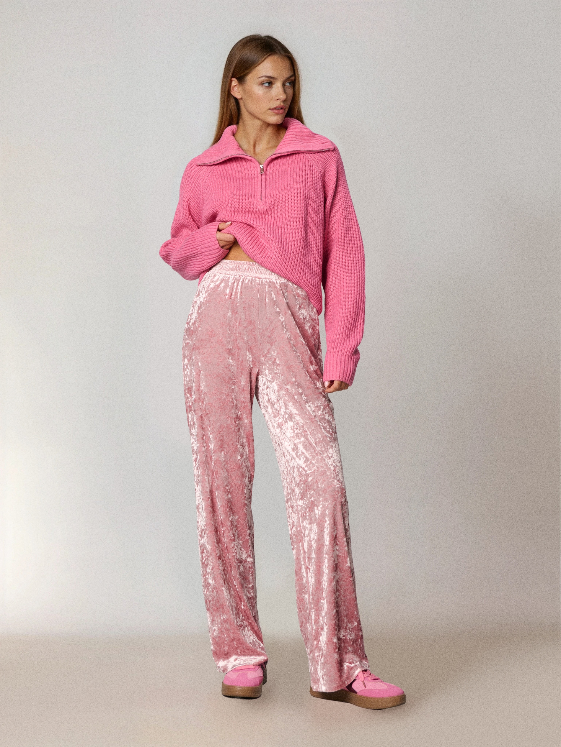 Sinsay - Παντελόνι wide leg από τσαλακωμένο βελούδο - θαμπο ροζ φωτογραφία