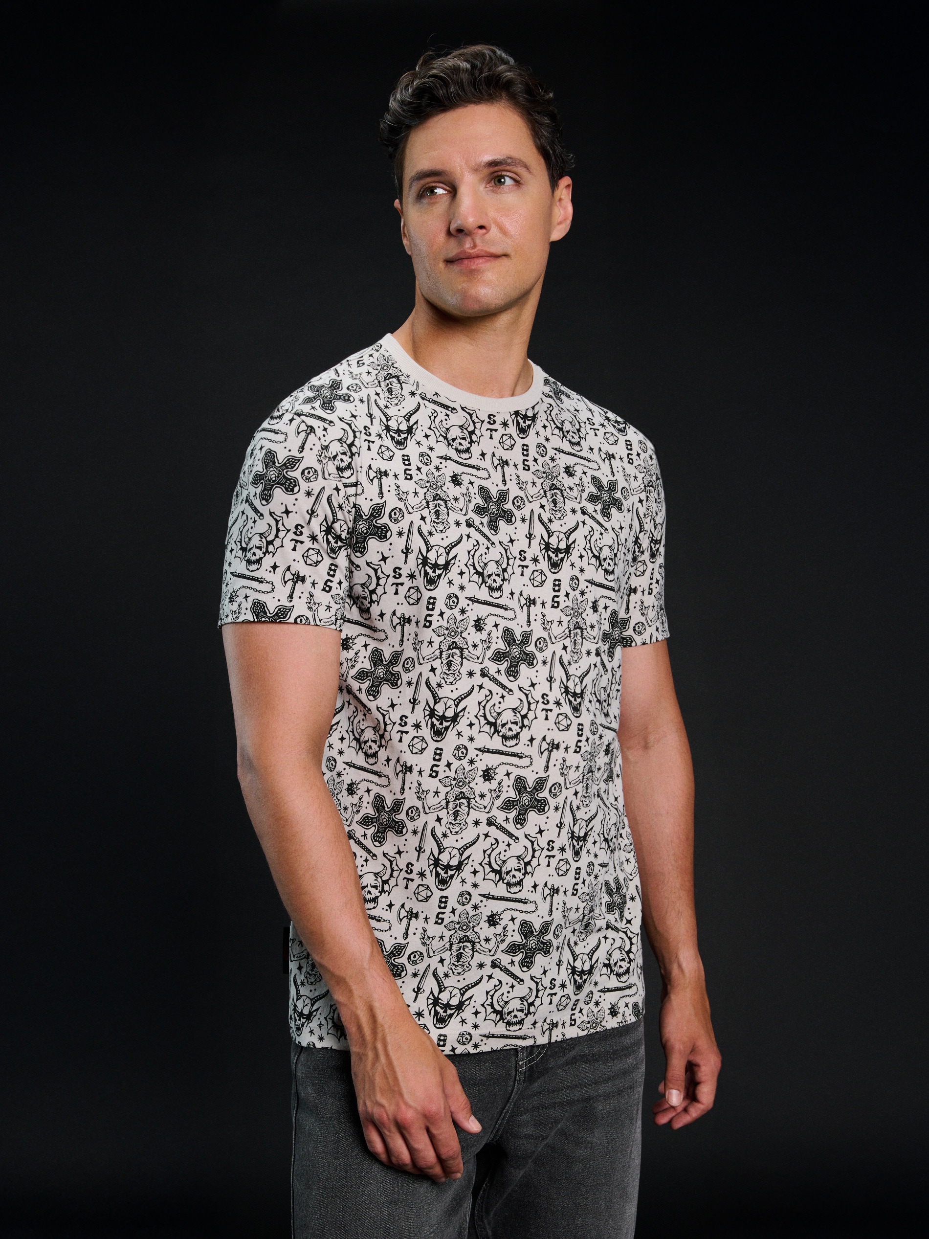 Sinsay - Μπλουζάκι με κοντό μανίκι Stranger Things - κρεμ φωτογραφία