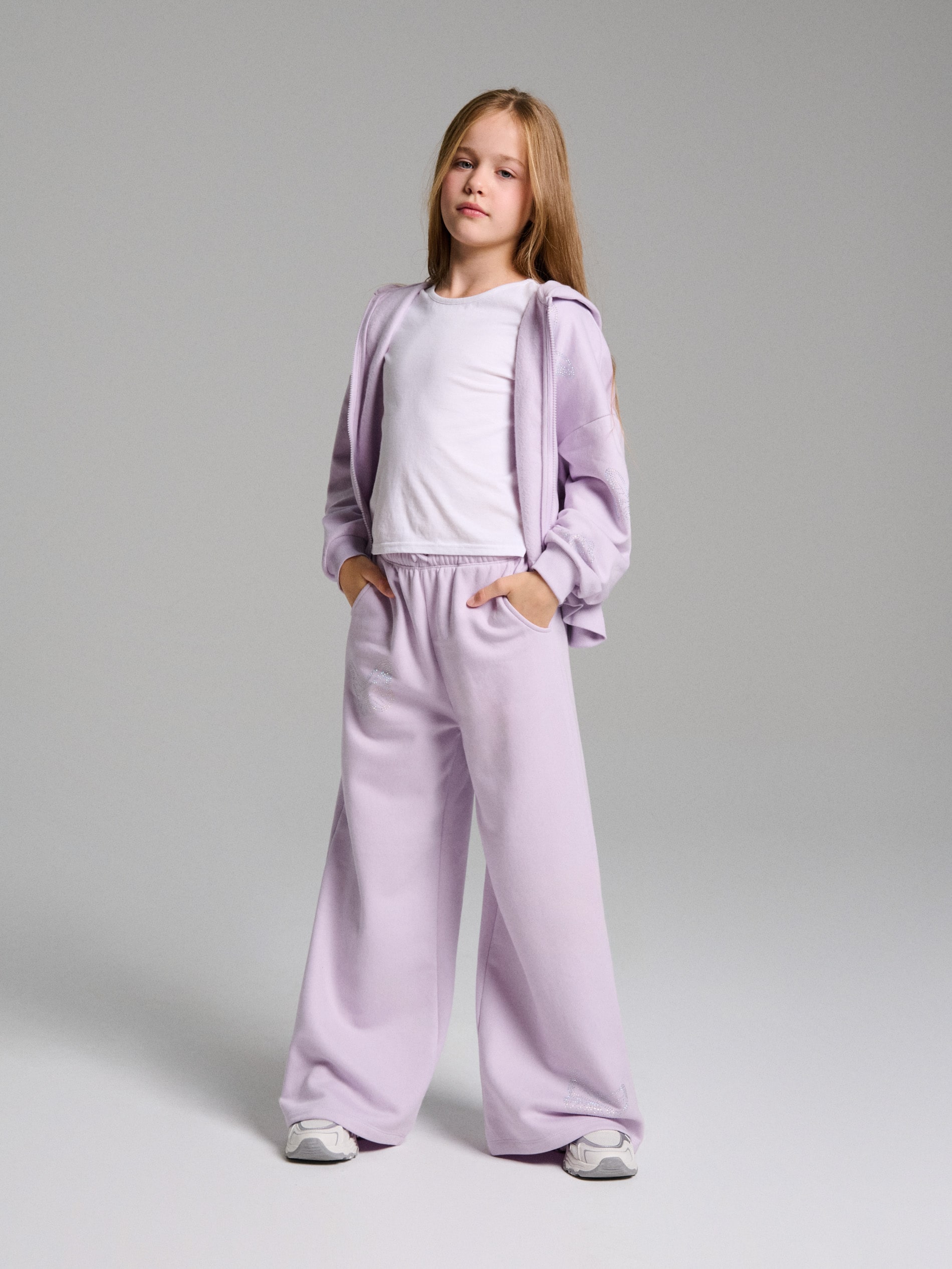 Sinsay - Spodnie dresowe wide leg z ozdobnymi dżetami - fioletowy