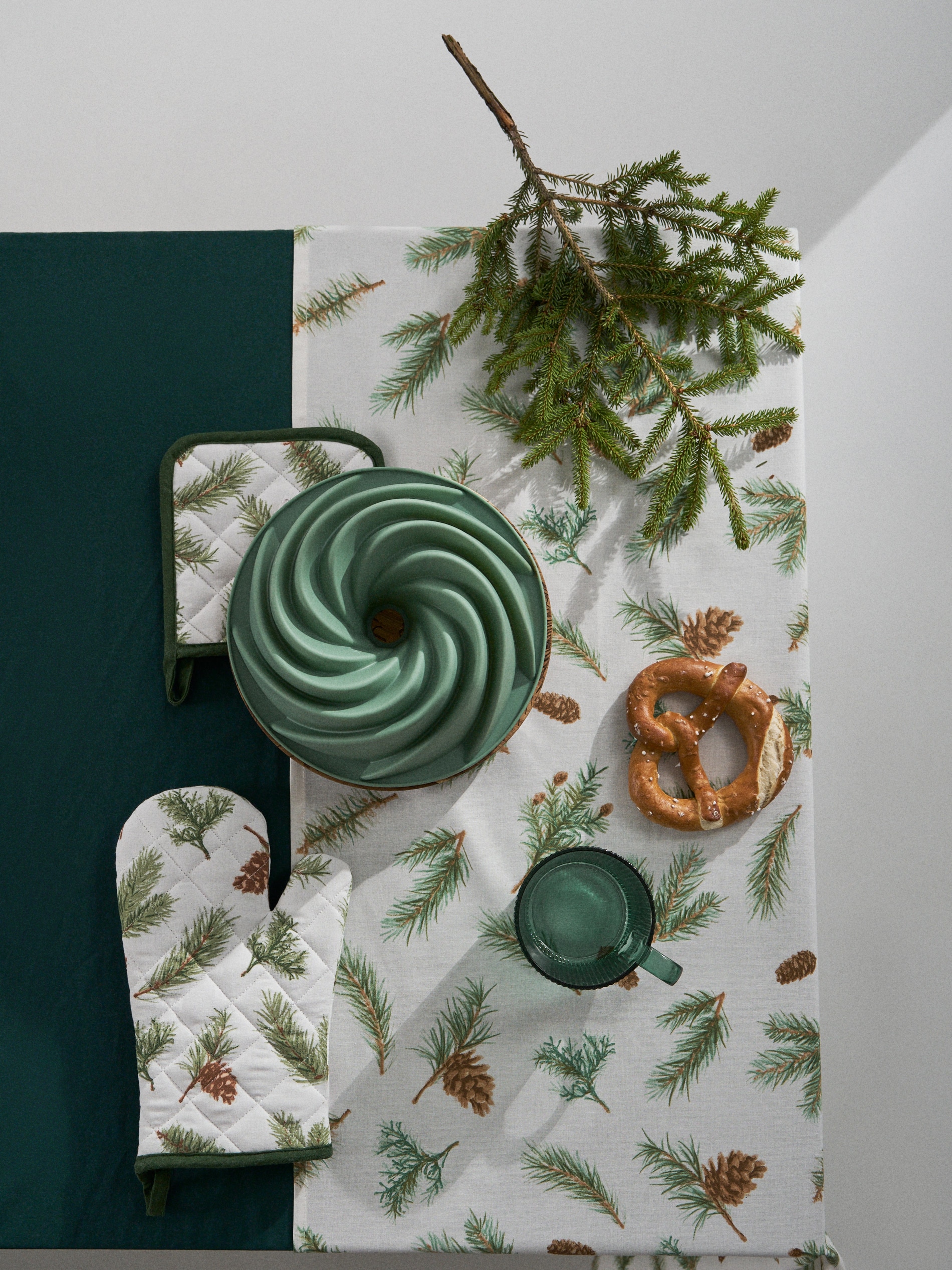 Sinsay - Τραπεζομάντηλο με δασικό μοτίβο - πρασινο φωτογραφία