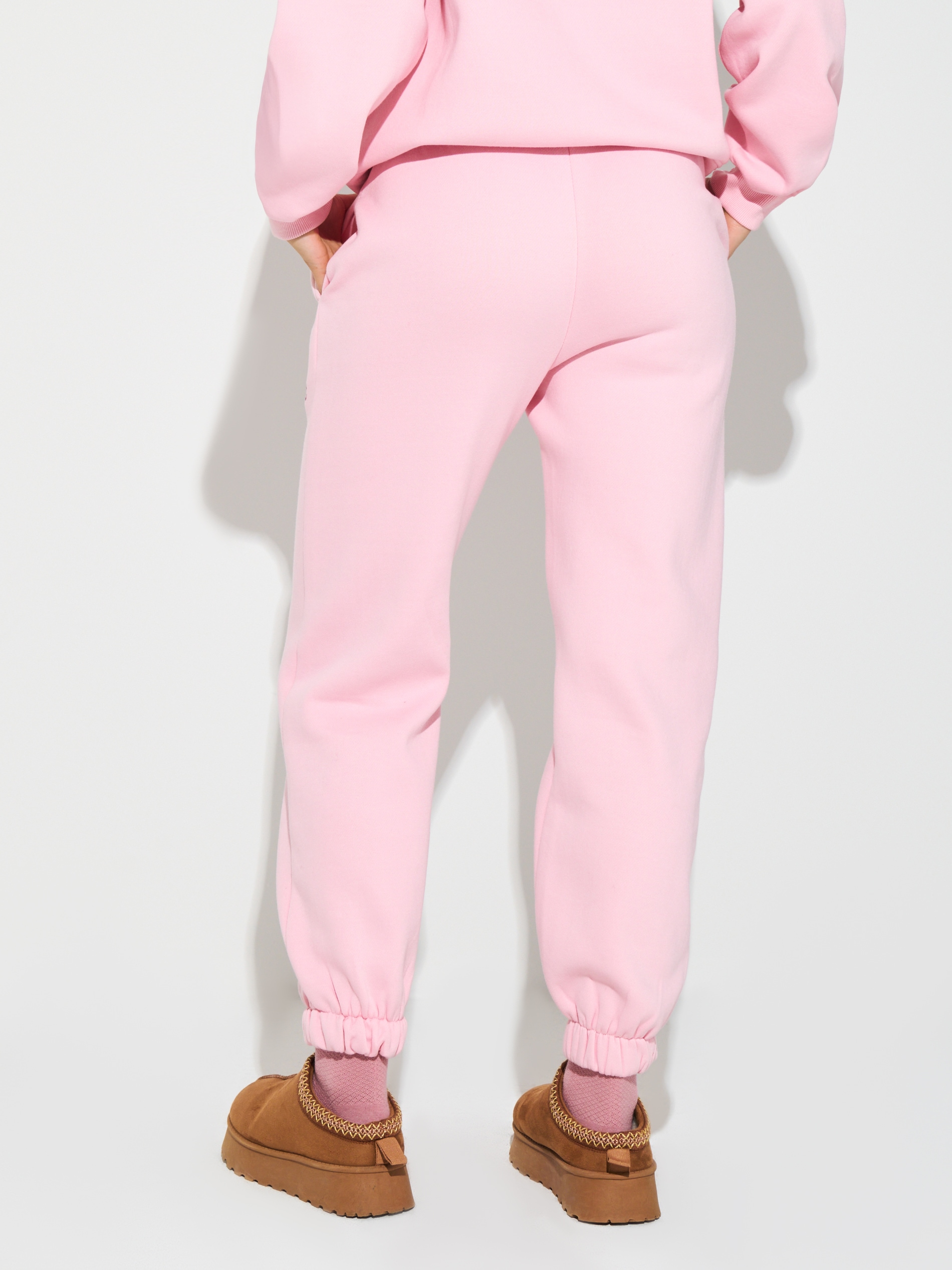 Sinsay - Παντελόνι jogger - ροζ παστελ φωτογραφία