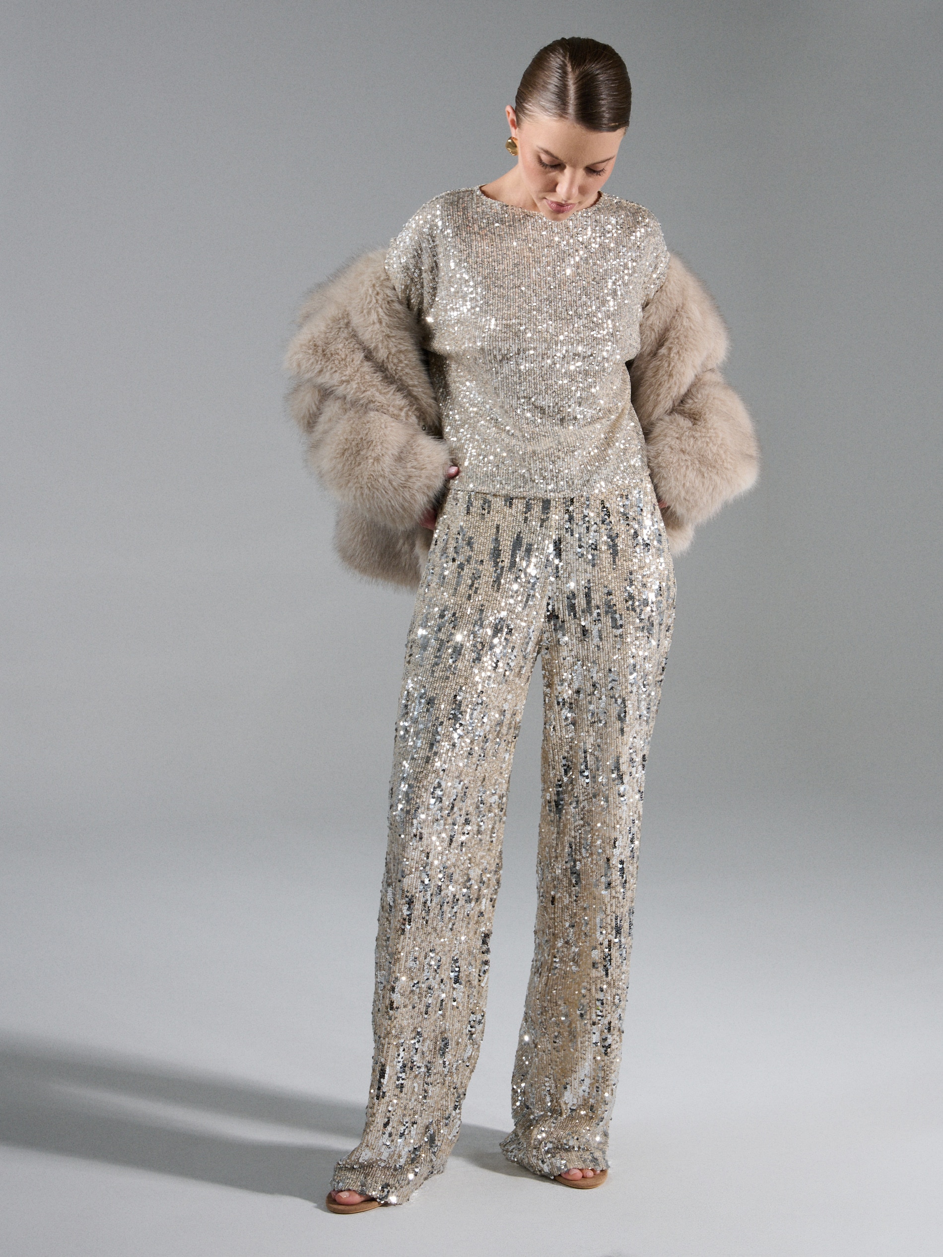 Sinsay - Μπλούζα με παγιέτες με κοντό μανίκι - ασημι φωτογραφία