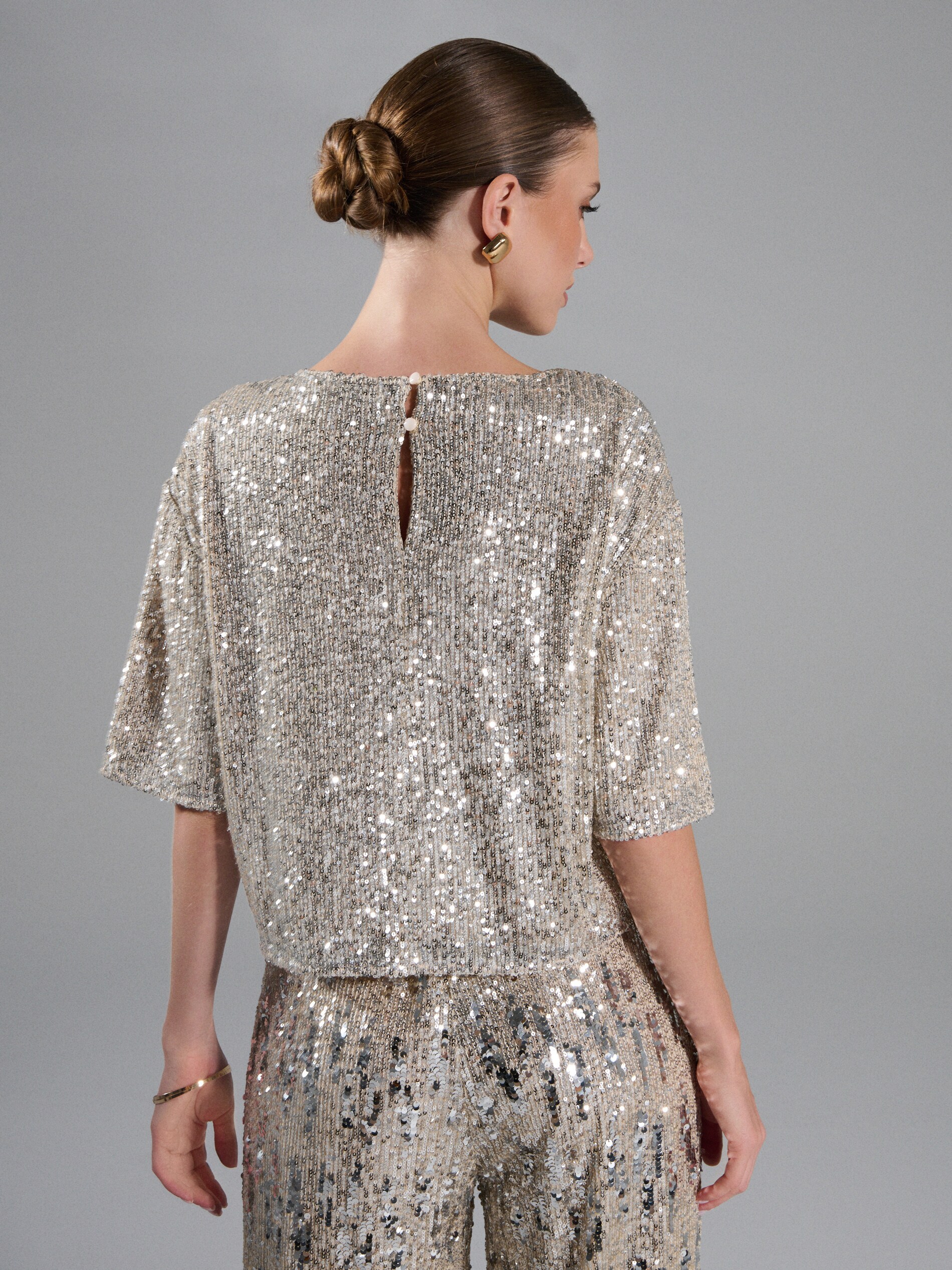 Sinsay - Μπλούζα με παγιέτες με κοντό μανίκι - ασημι φωτογραφία