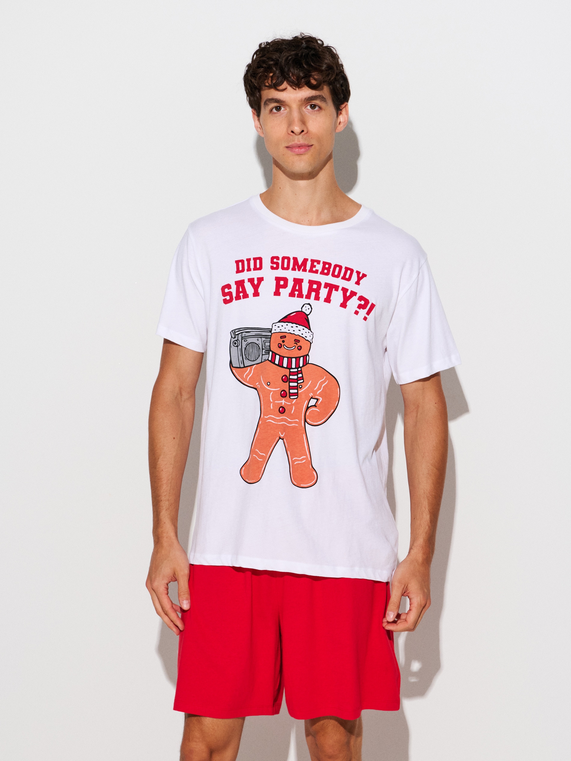 Sinsay - Bawełniana piżama z nadrukiem na plecach we wzór świąteczny - wielobarwny