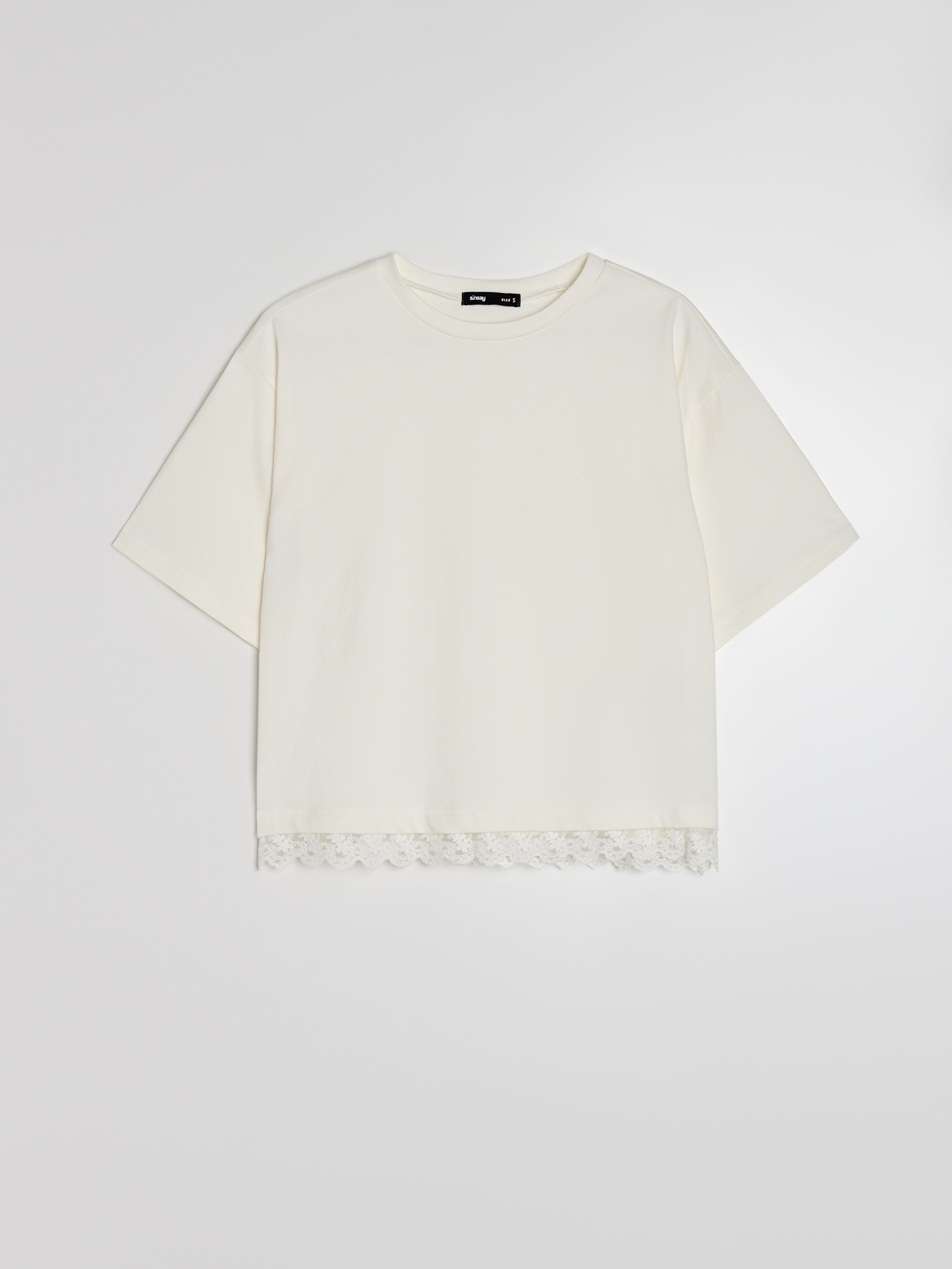 Sinsay - Bawełniana koszulka z ozdobną koronką - kremowy