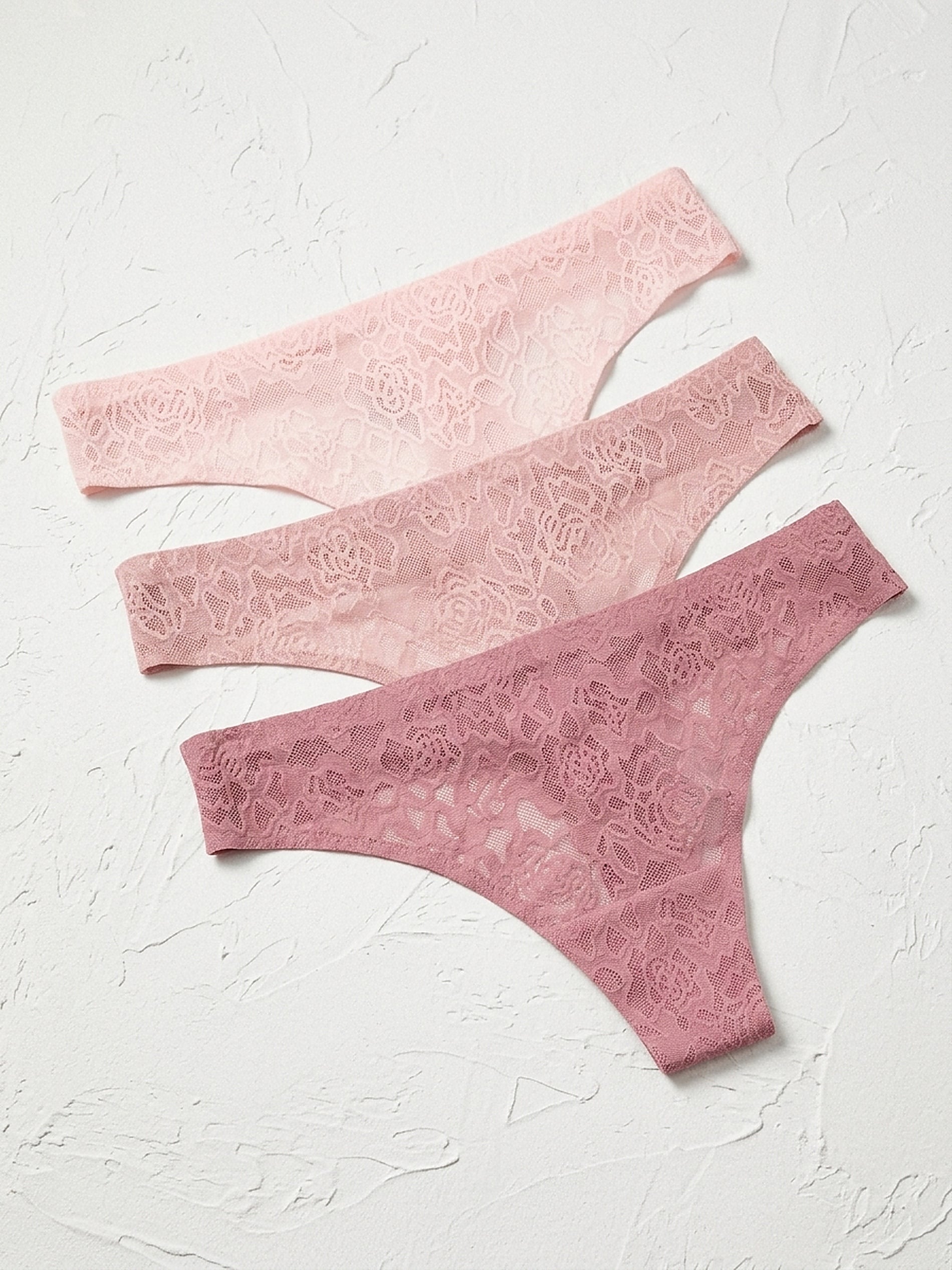 Sinsay - Koronkowe stringi 3 pack - wielobarwny