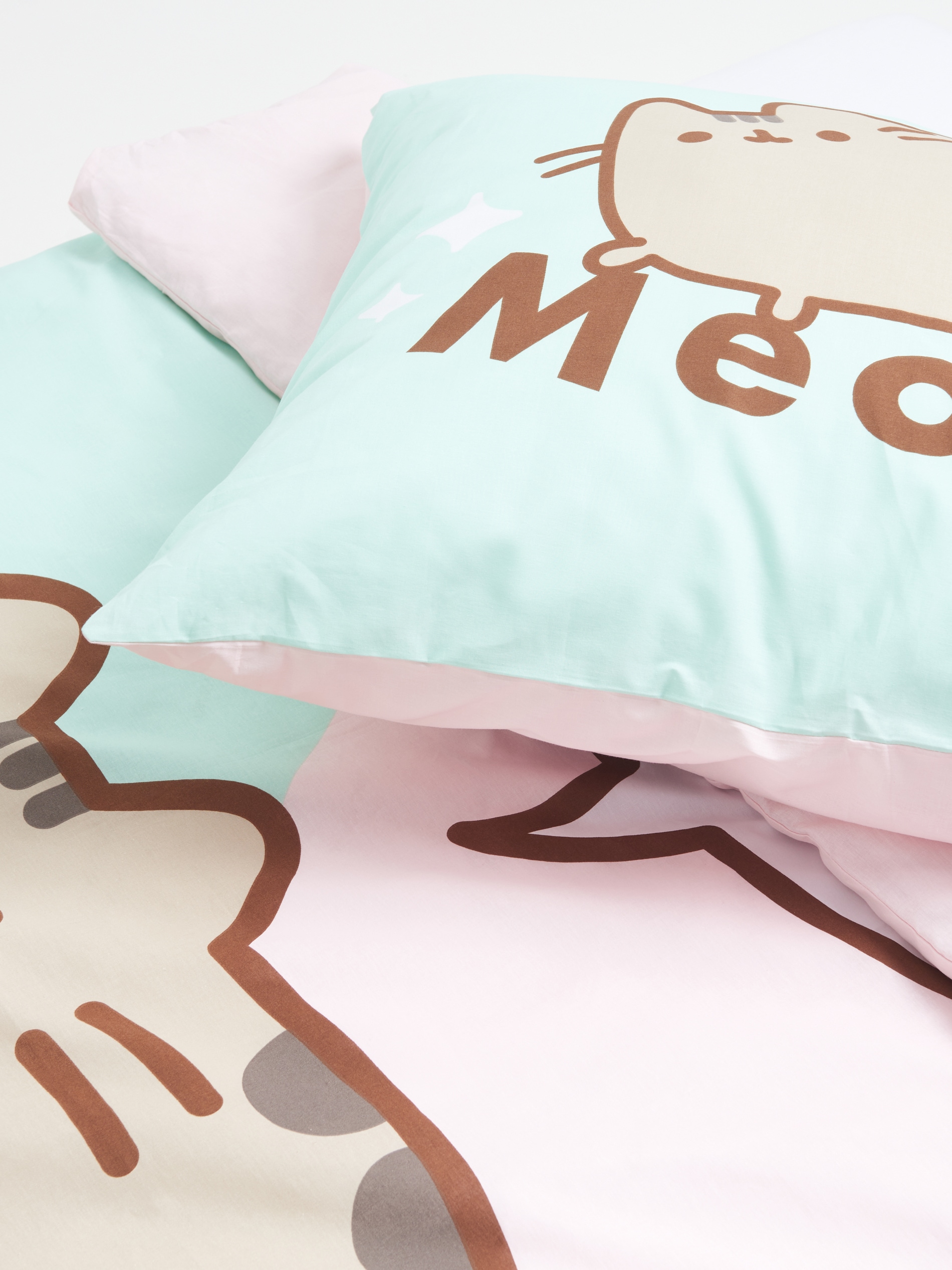 Sinsay - Σετ με κλινοσκεπάσματα Pusheen - πολυχρωμο φωτογραφία