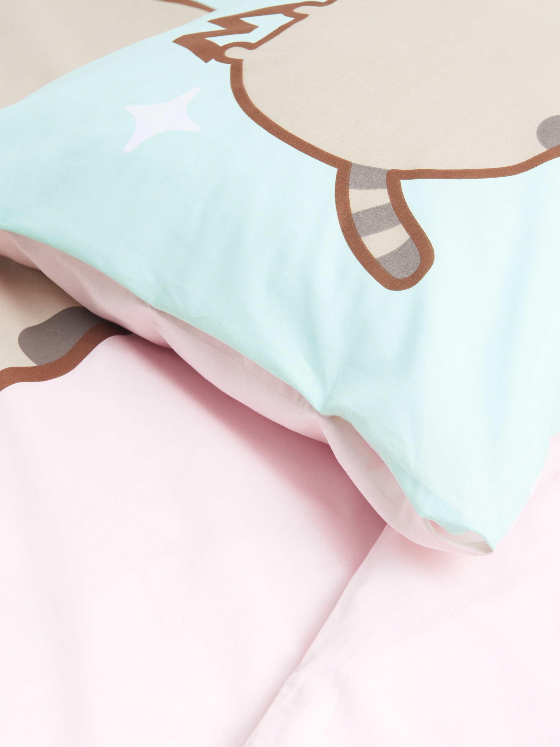 Sinsay - Σετ με κλινοσκεπάσματα Pusheen - πολυχρωμο φωτογραφία