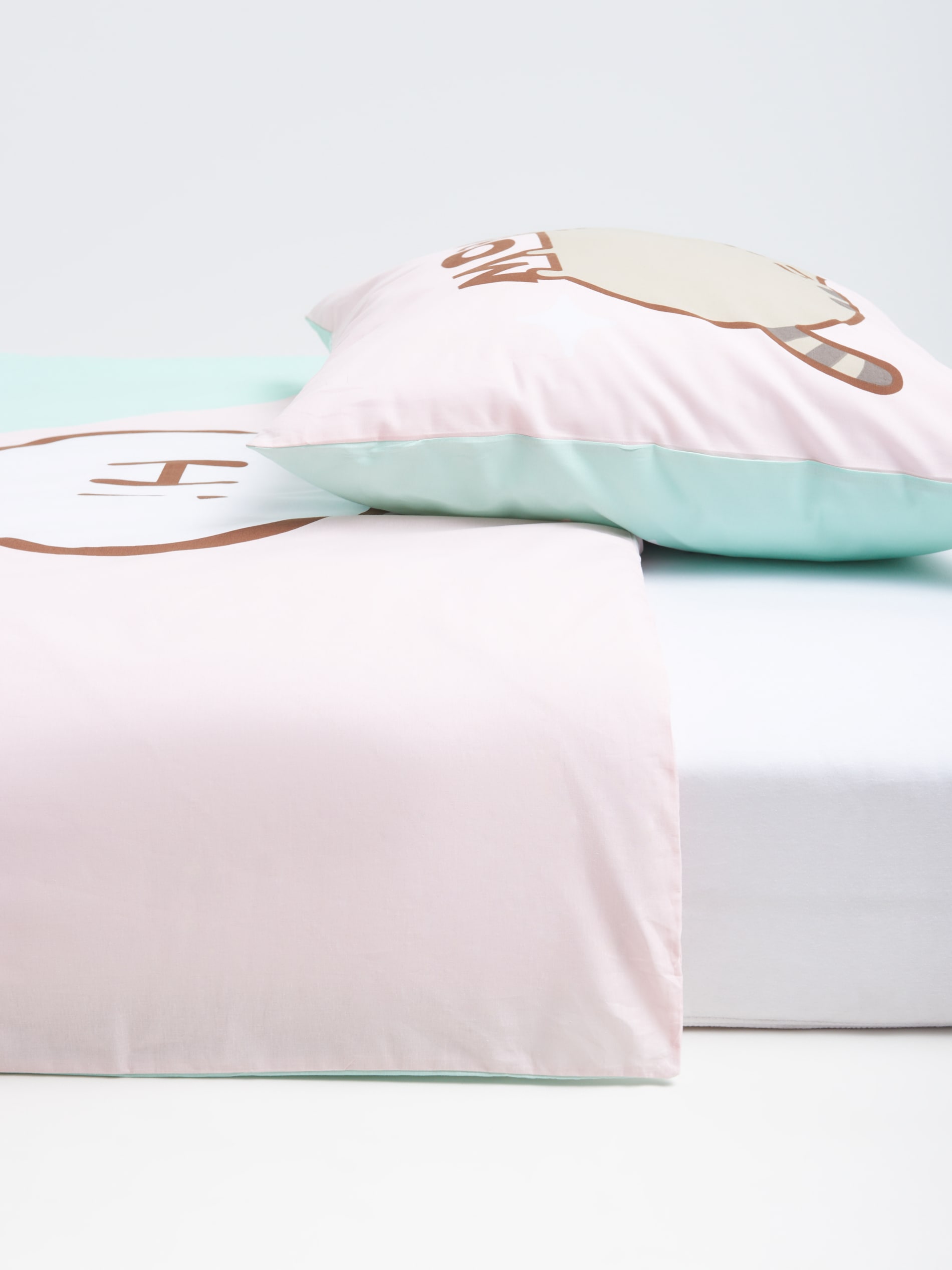 Sinsay - Σετ με κλινοσκεπάσματα Pusheen - πολυχρωμο φωτογραφία