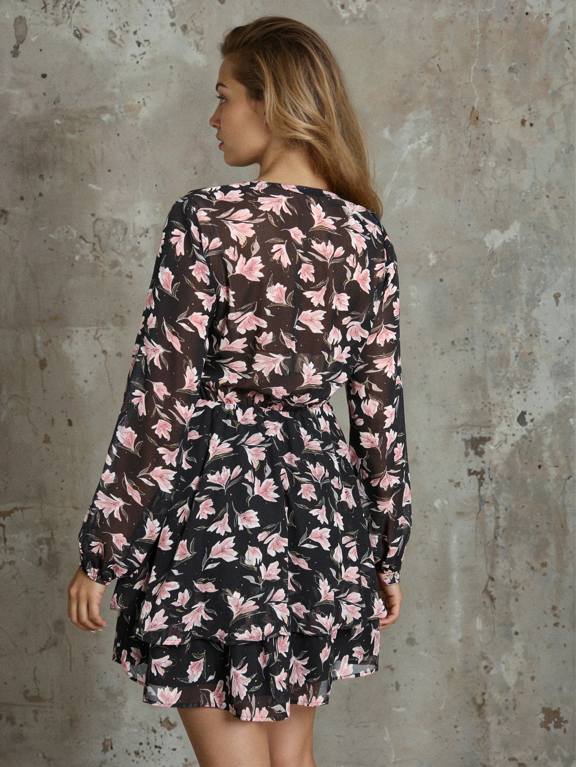 Sinsay - Φόρεμα με βολάν - πολυχρωμο φωτογραφία