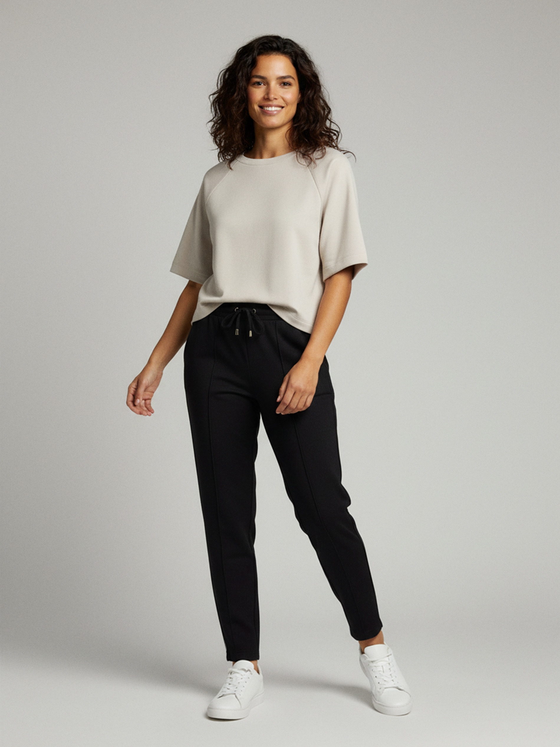 Sinsay - Spodnie cygaretki z dzianiny scuba - czarny